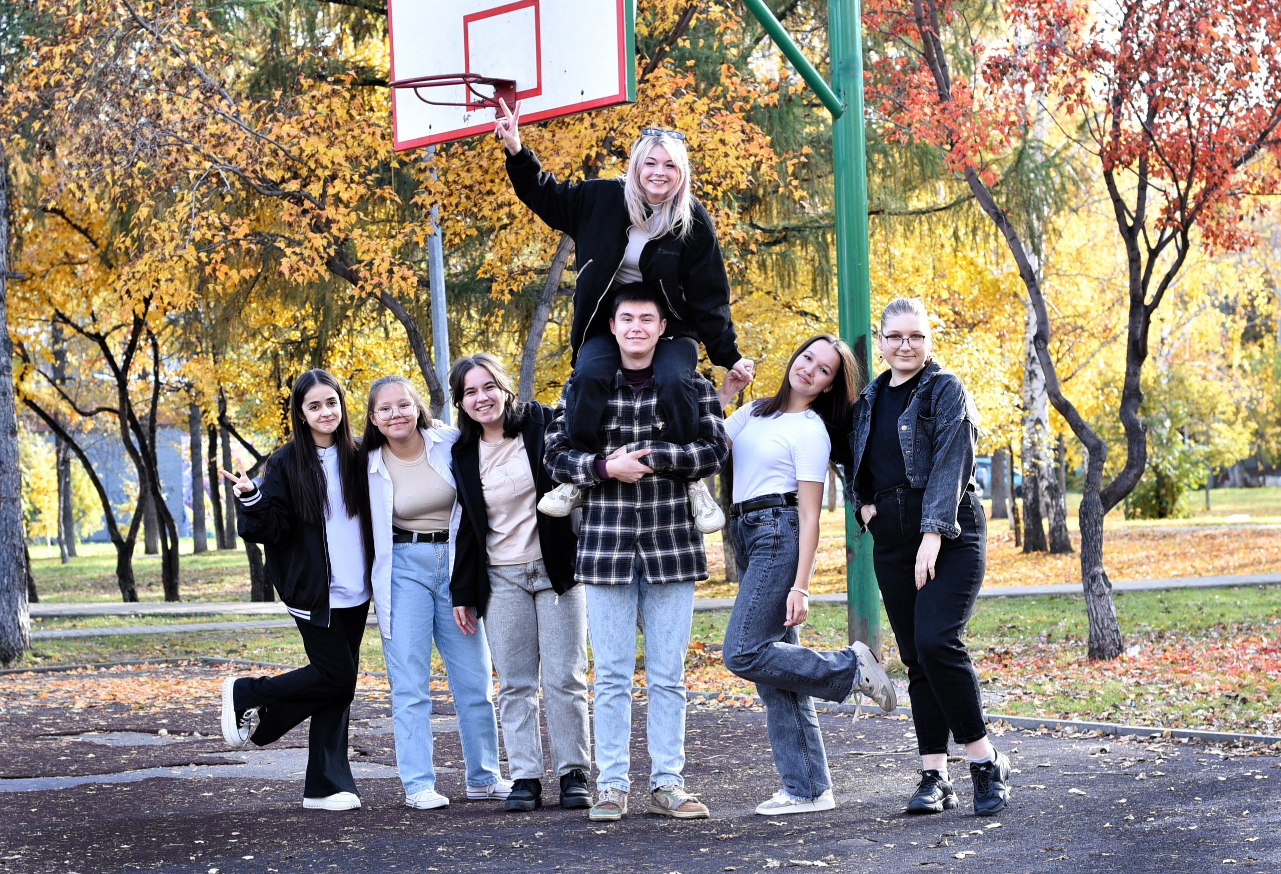 ФОТОСЕССИЯ В ПАРКЕ осень. Школьный фотограф ЛАРИСА МАТВЕЕНКО