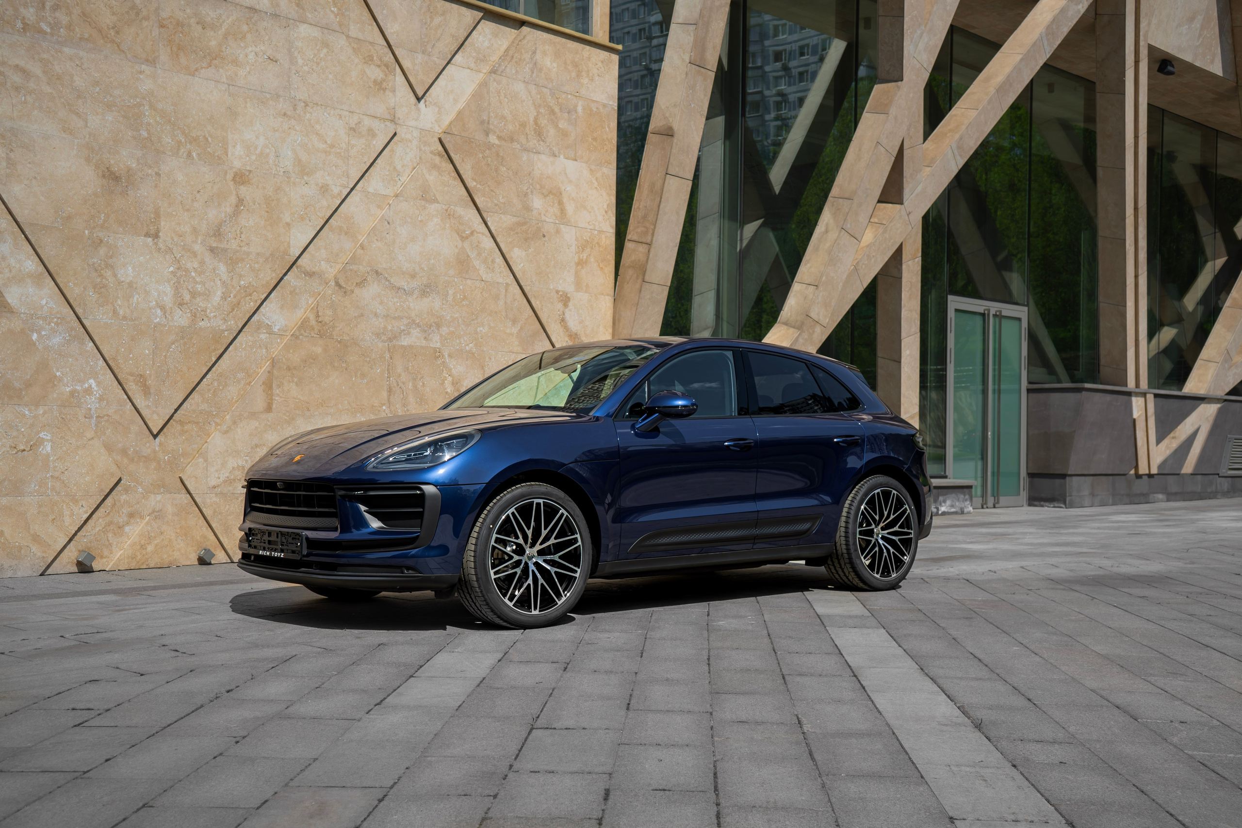 Porsche Macan. Автомобильный фотограф Ногинск Денис Городок