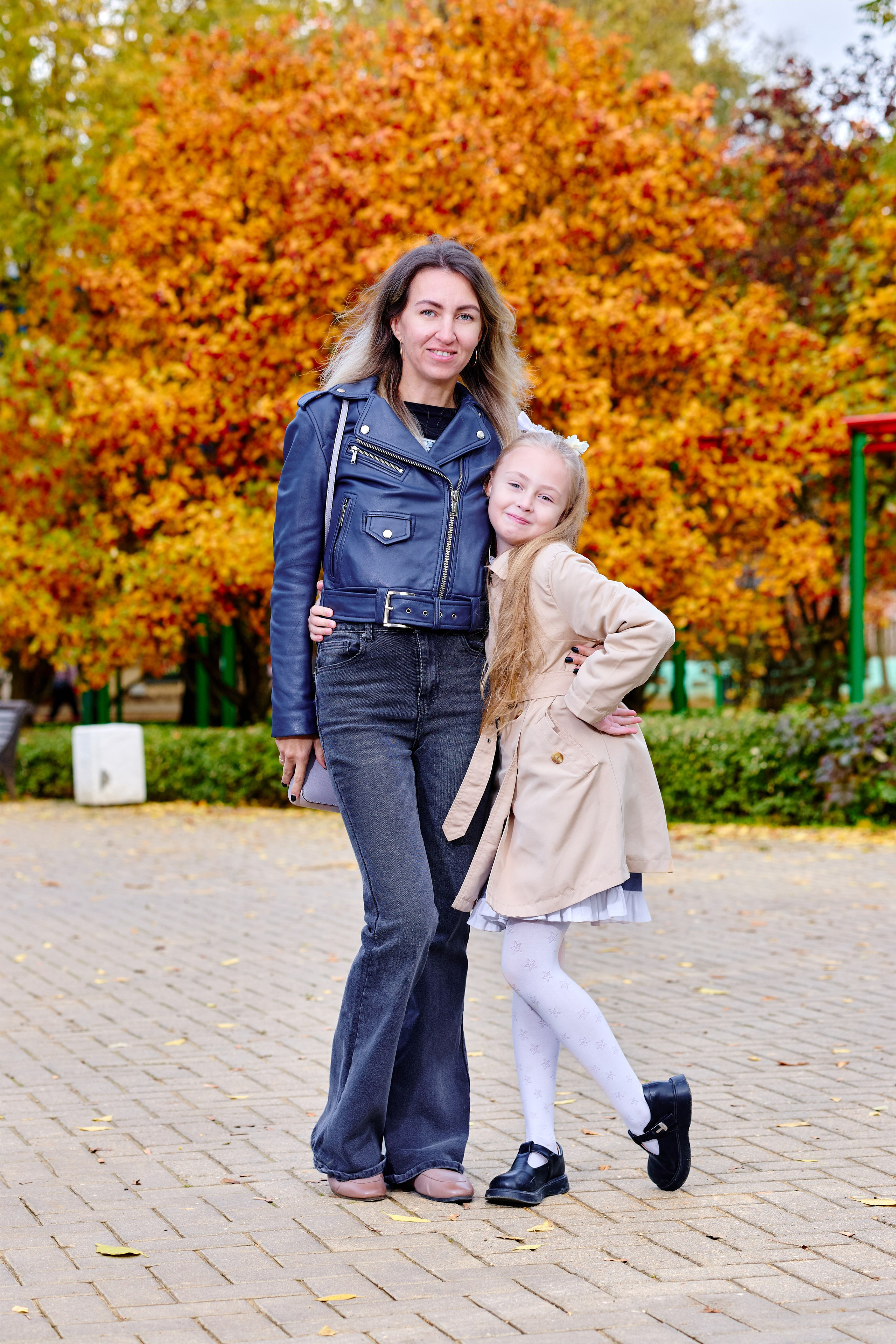 Прогулка в парке классом. Фотограф Выпускные альбомы Таганрог Сергей Коробченко