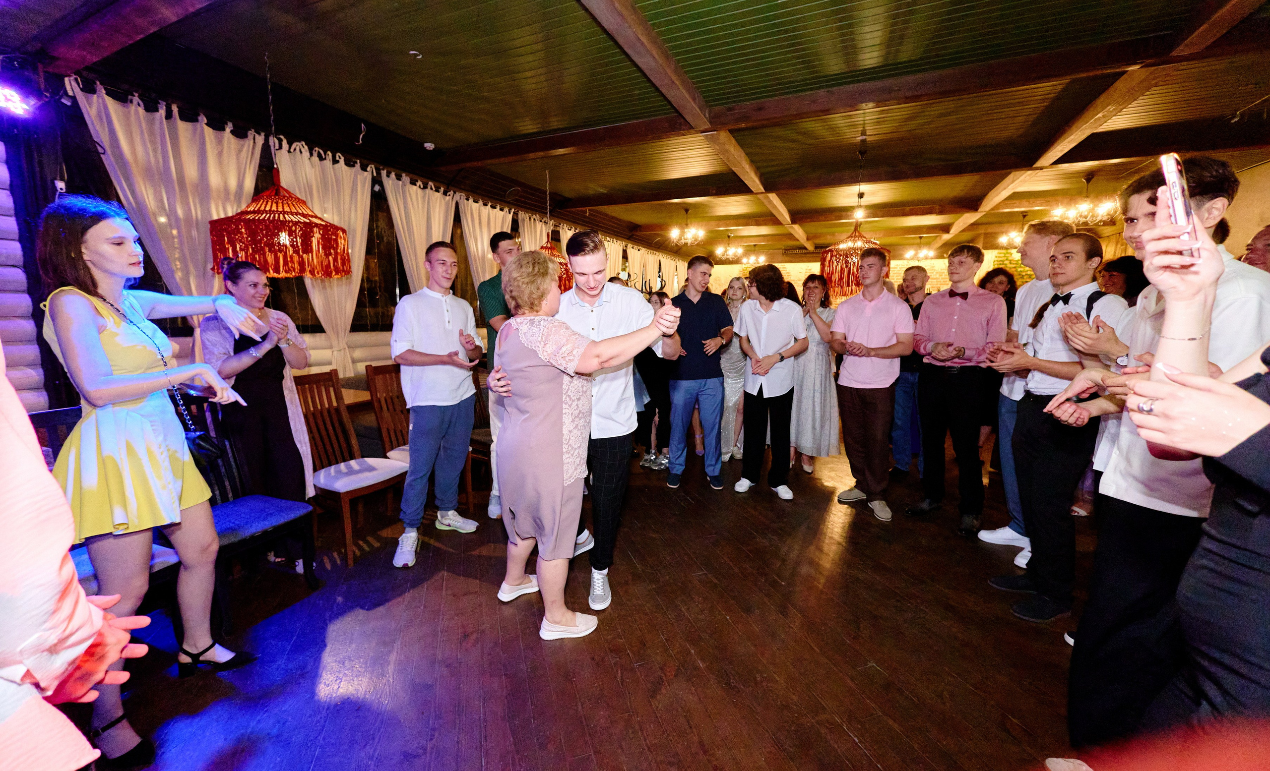 Выпускной 35 Сош. Фотограф Выпускные альбомы Таганрог Сергей Коробченко