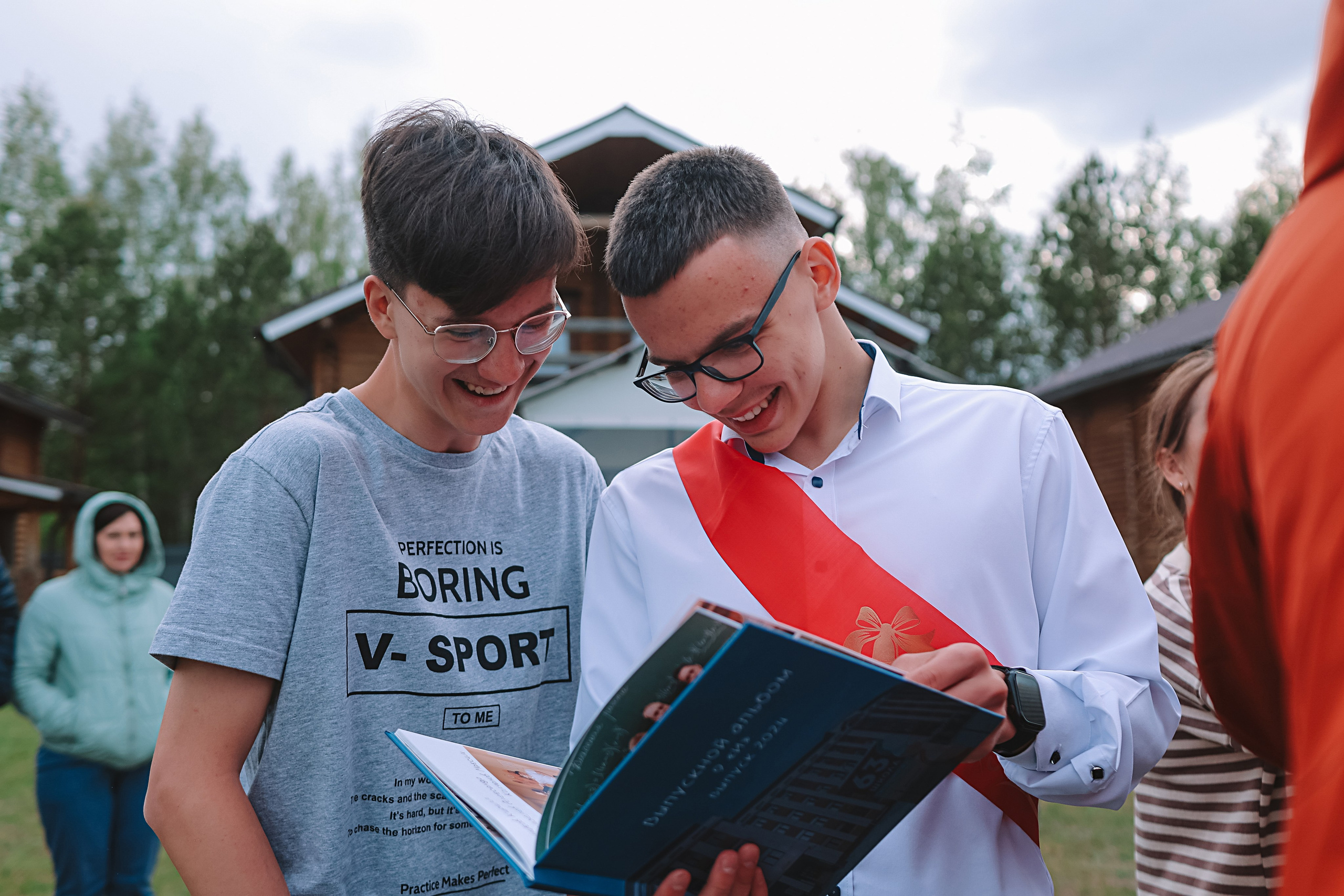 Последний звонок. Семейный фотограф Тюмень, фотограф на роды Салмина Мария