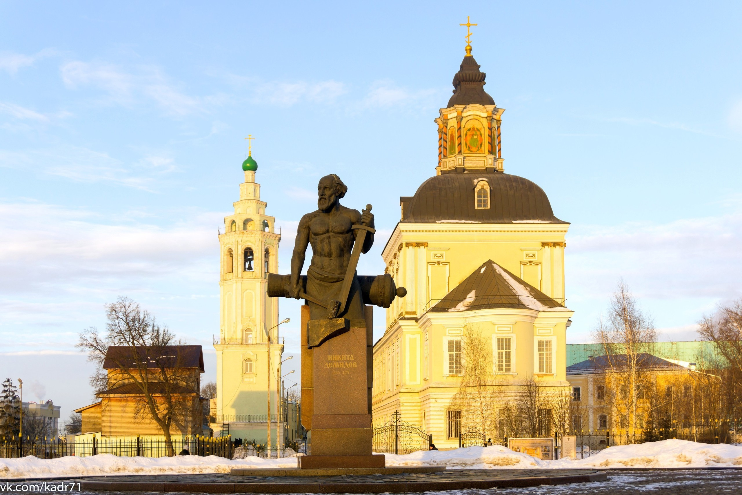 Музей оружия, набережная Упы, памятник Тульскому Левше. Фотограф в Туле Крупский АнДРей. Фотостудия «КАДР71» в Туле