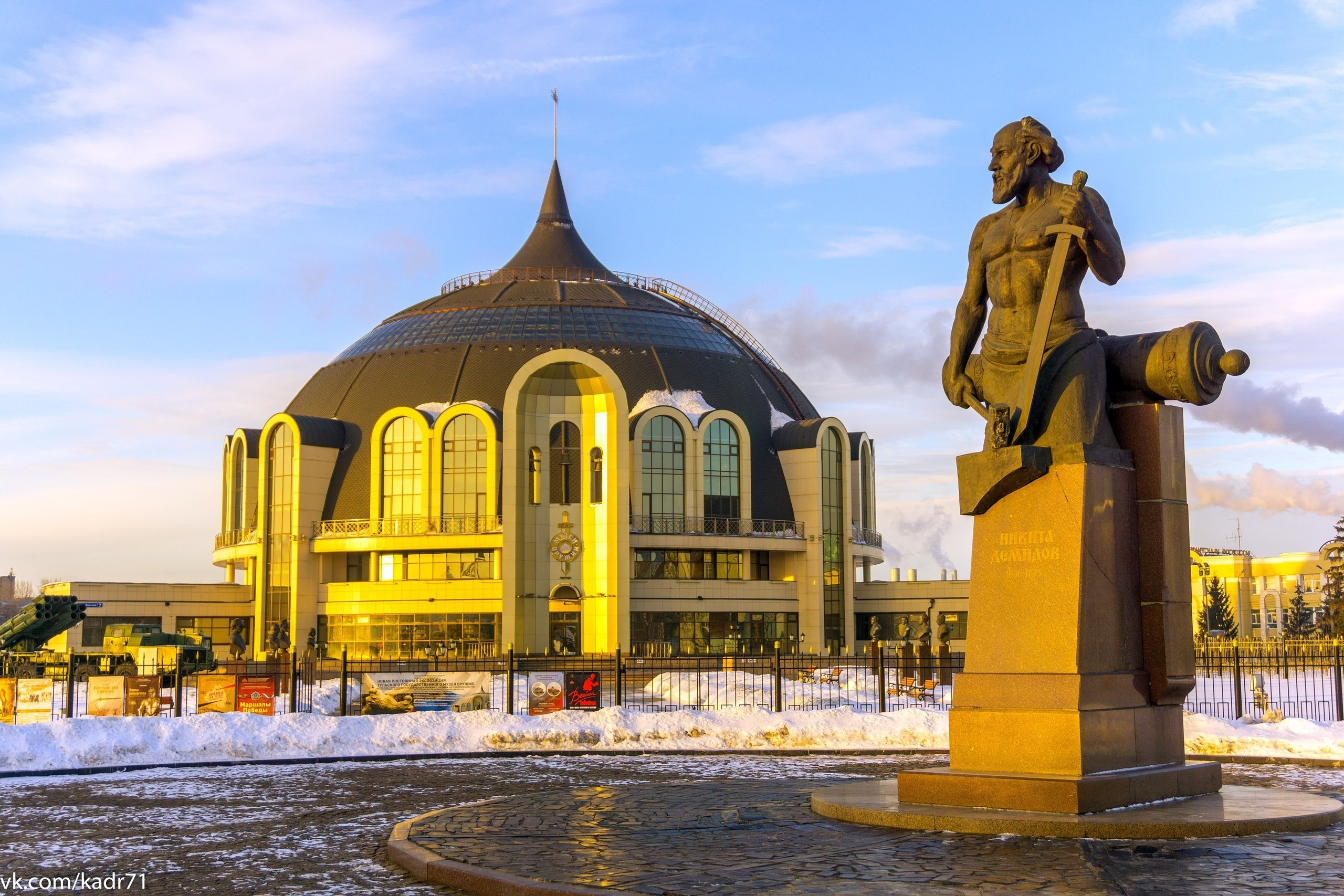 Музей оружия, набережная Упы, памятник Тульскому Левше. Фотограф в Туле Крупский АнДРей. Фотостудия «КАДР71» в Туле