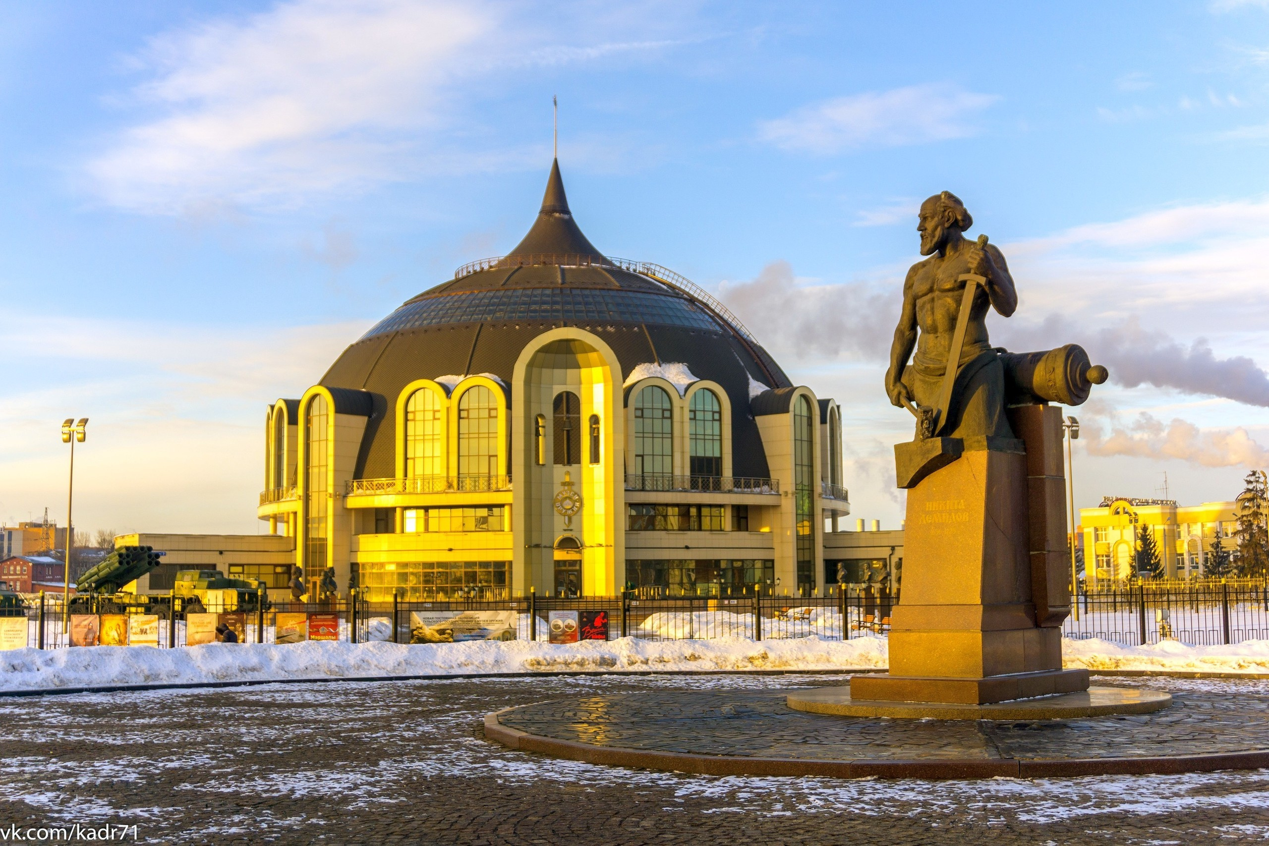 Музей оружия, набережная Упы, памятник Тульскому Левше. Фотограф в Туле Крупский АнДРей. Фотостудия «КАДР71» в Туле