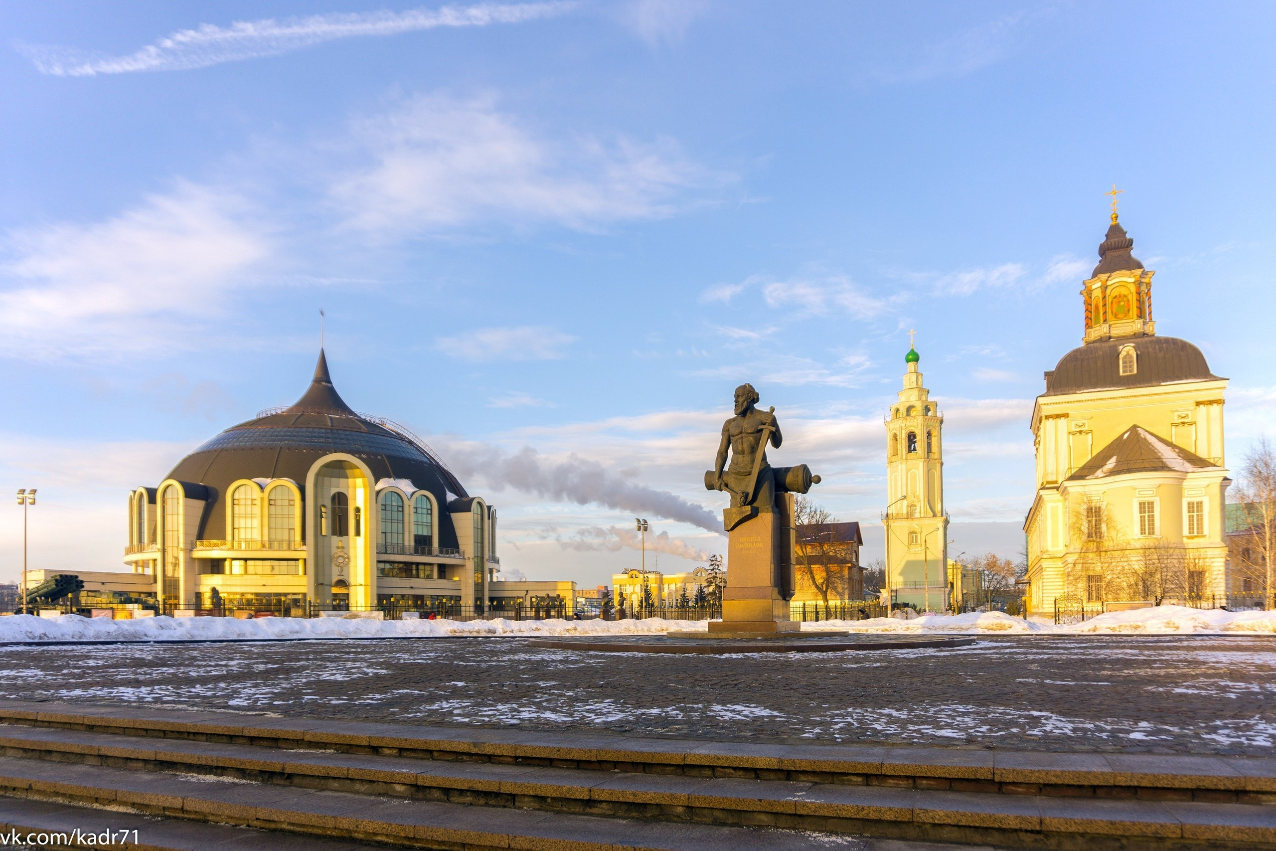Музей оружия, набережная Упы, памятник Тульскому Левше. Фотограф в Туле Крупский АнДРей. Фотостудия «КАДР71» в Туле