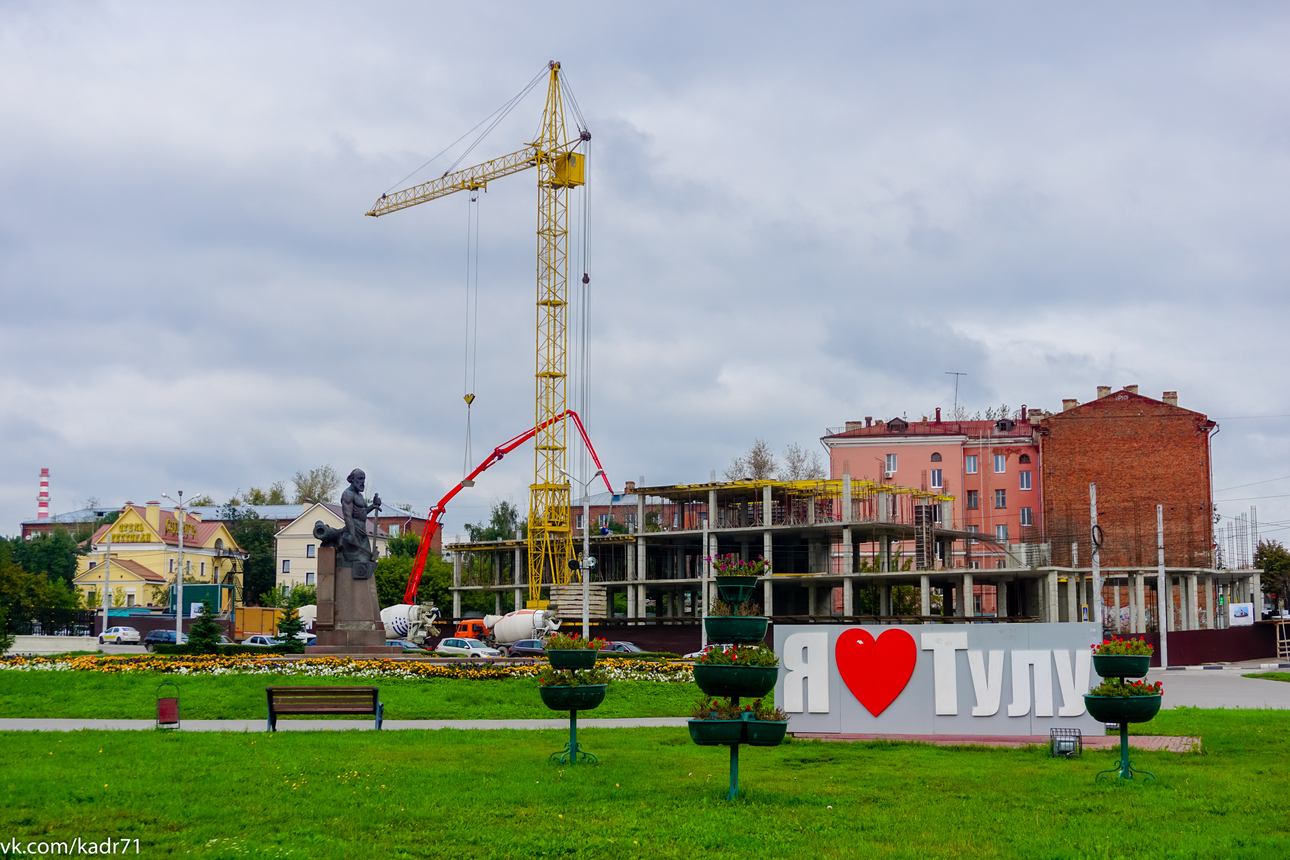 Музей оружия, набережная Упы, памятник Тульскому Левше. Фотограф в Туле Крупский АнДРей. Фотостудия «КАДР71» в Туле
