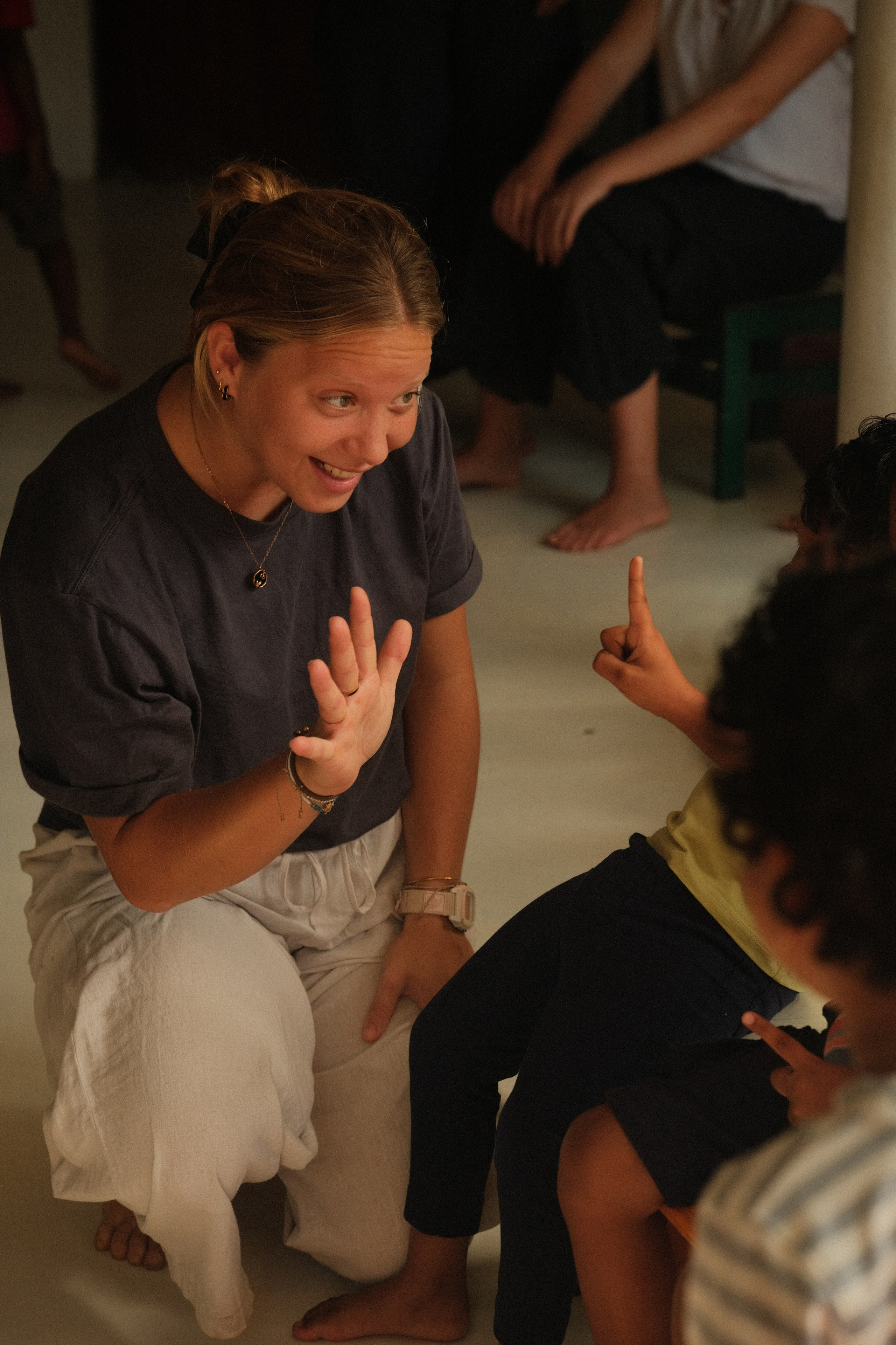 Volunteers. Creative travel photographer — Berg Daria