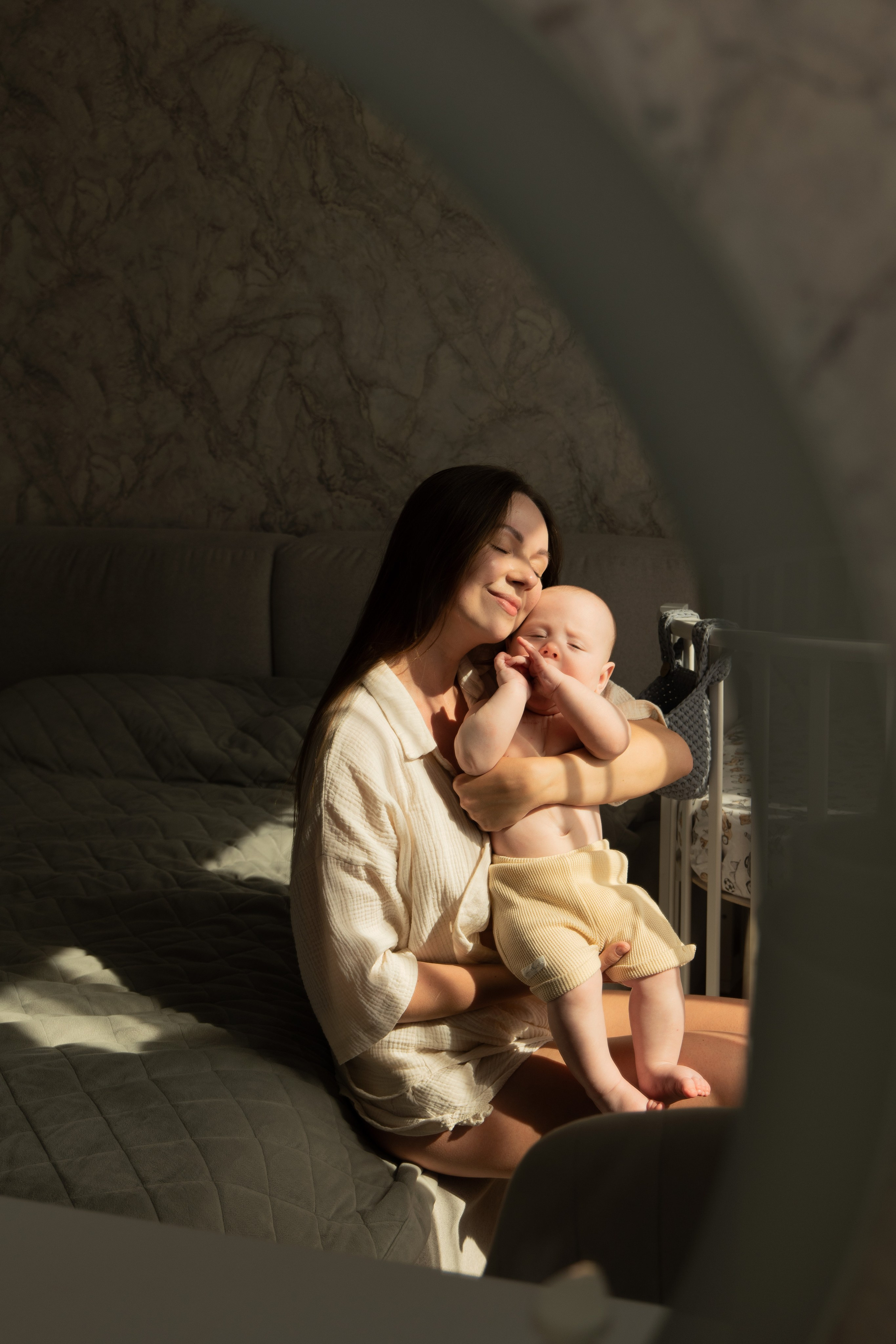 Мама и малыш (5 месяцев). Фотограф видеограф Ольга Василевская