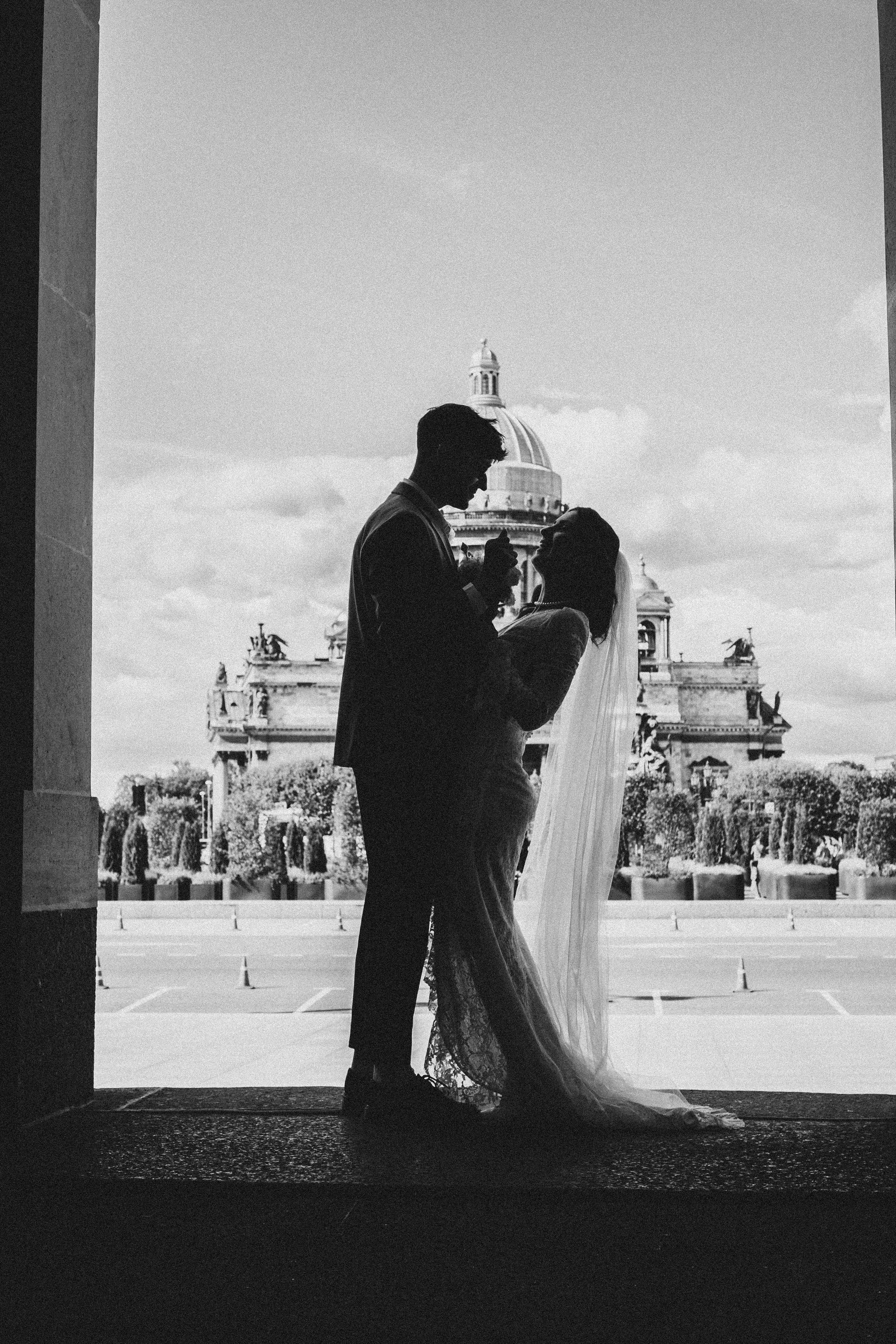 СВАДЕБНАЯ ПРОГУЛКА ВОЗЕ ИСАИКЕВСКОГО СОБОРА АСТОРИИ И ЗАКОНОДАЛЕТНОГО СОБРАНИЯ. Профессиональный фотограф, Санкт-Петербург — Виктория Богомолова