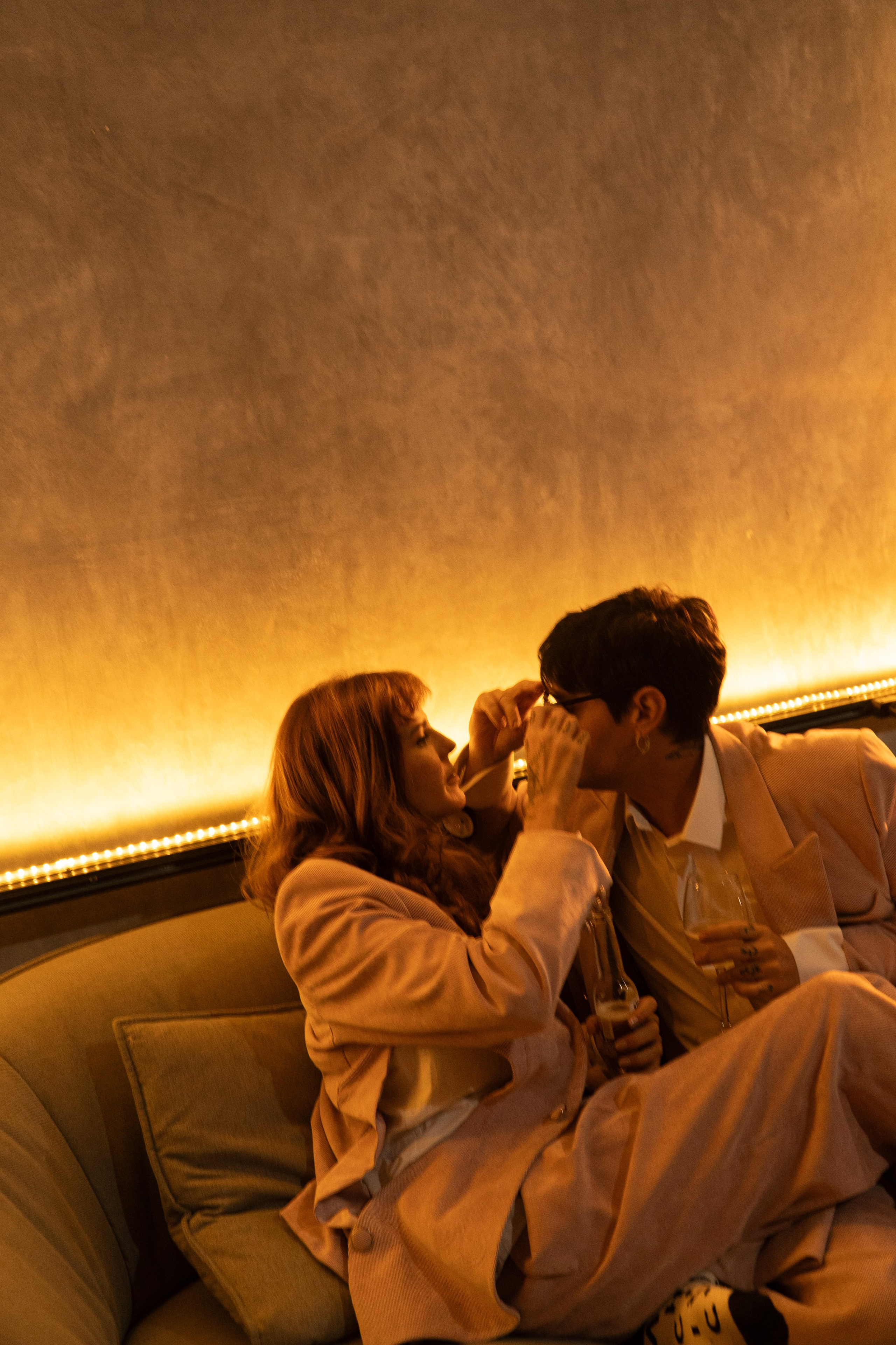 «The kitchen». Wedding Photographer in Barcelona and Medellin