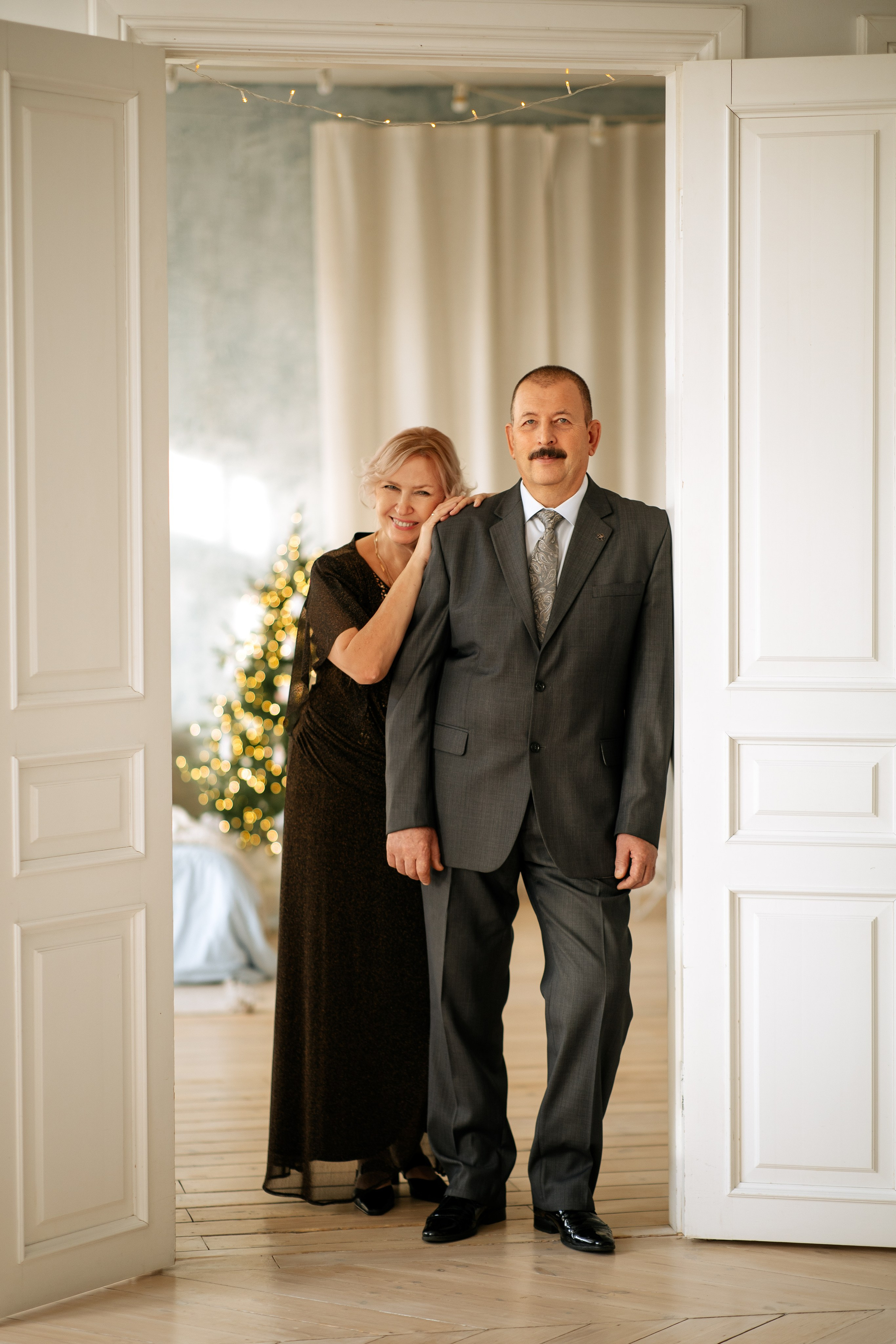 Семейная новогодняя фотосессия в&nbsp;студии в&nbsp;Екатеринбурге