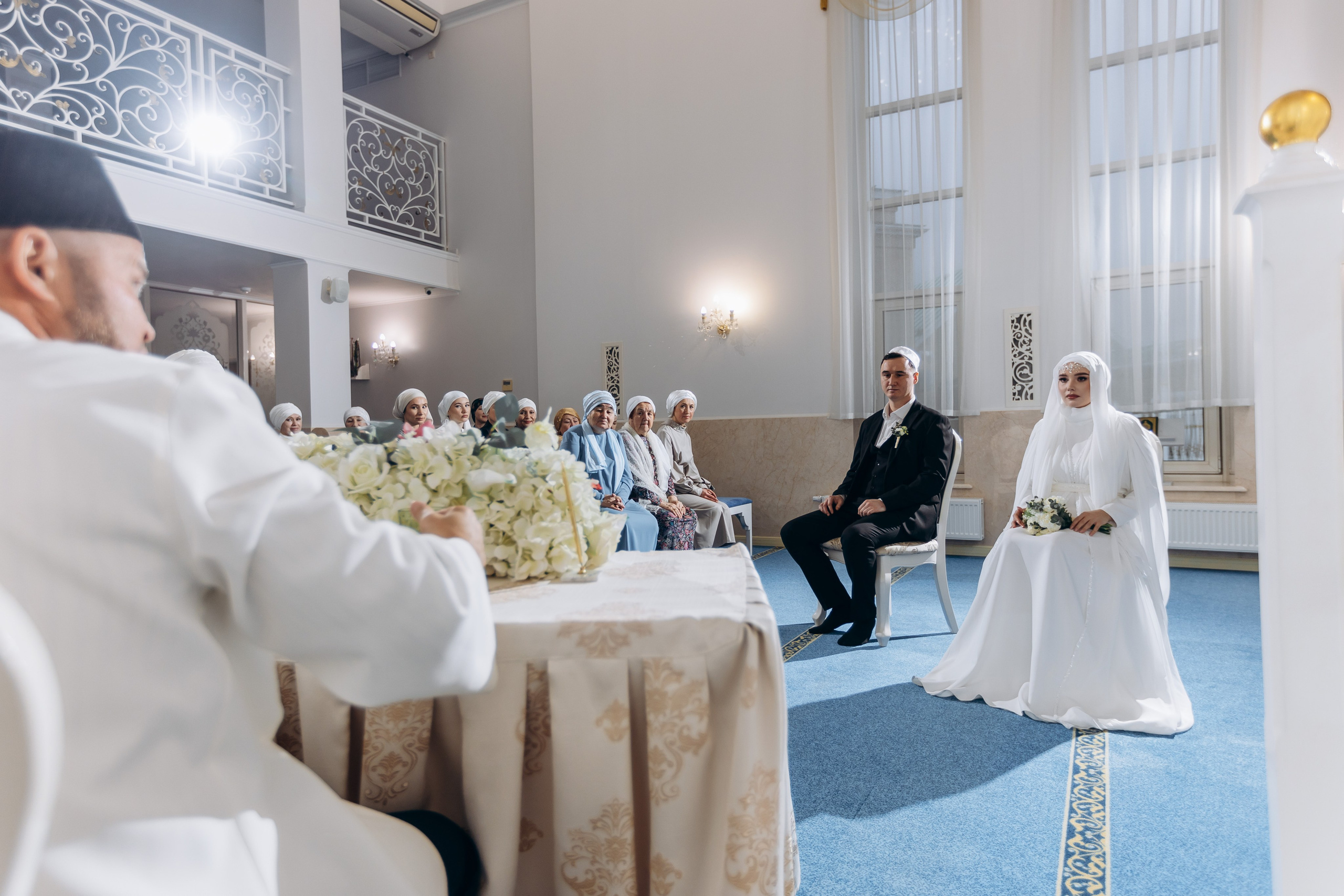 никах в мечети Иман Нуры,, фотосессия в мечети Иман Нуры, фотограф на никах в Казани Ranas4you, образ невесты на никах, завязывание платка Казань, платье на никах Казань