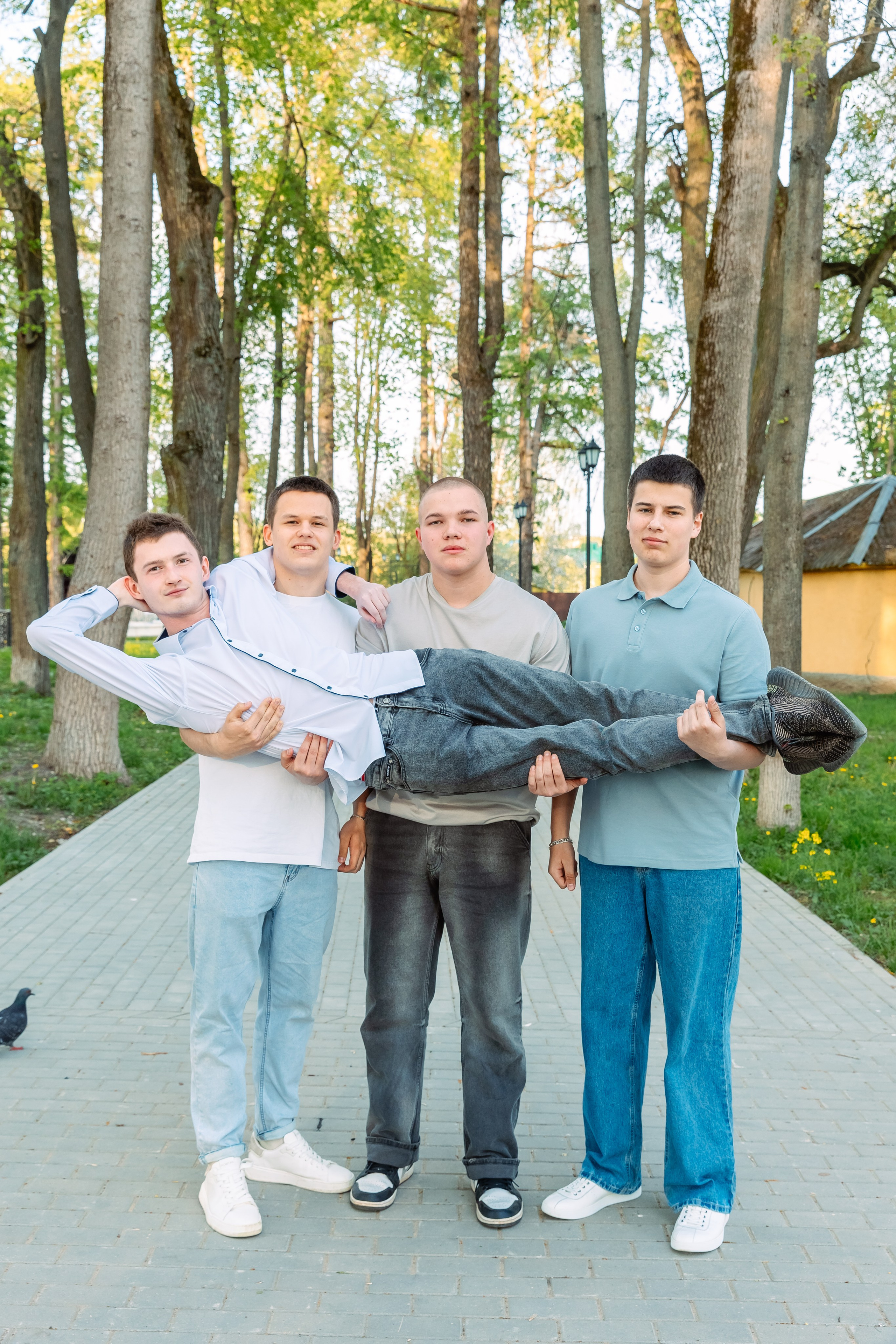 Позирование группы. Выпускные альбомы для детского сада и школы