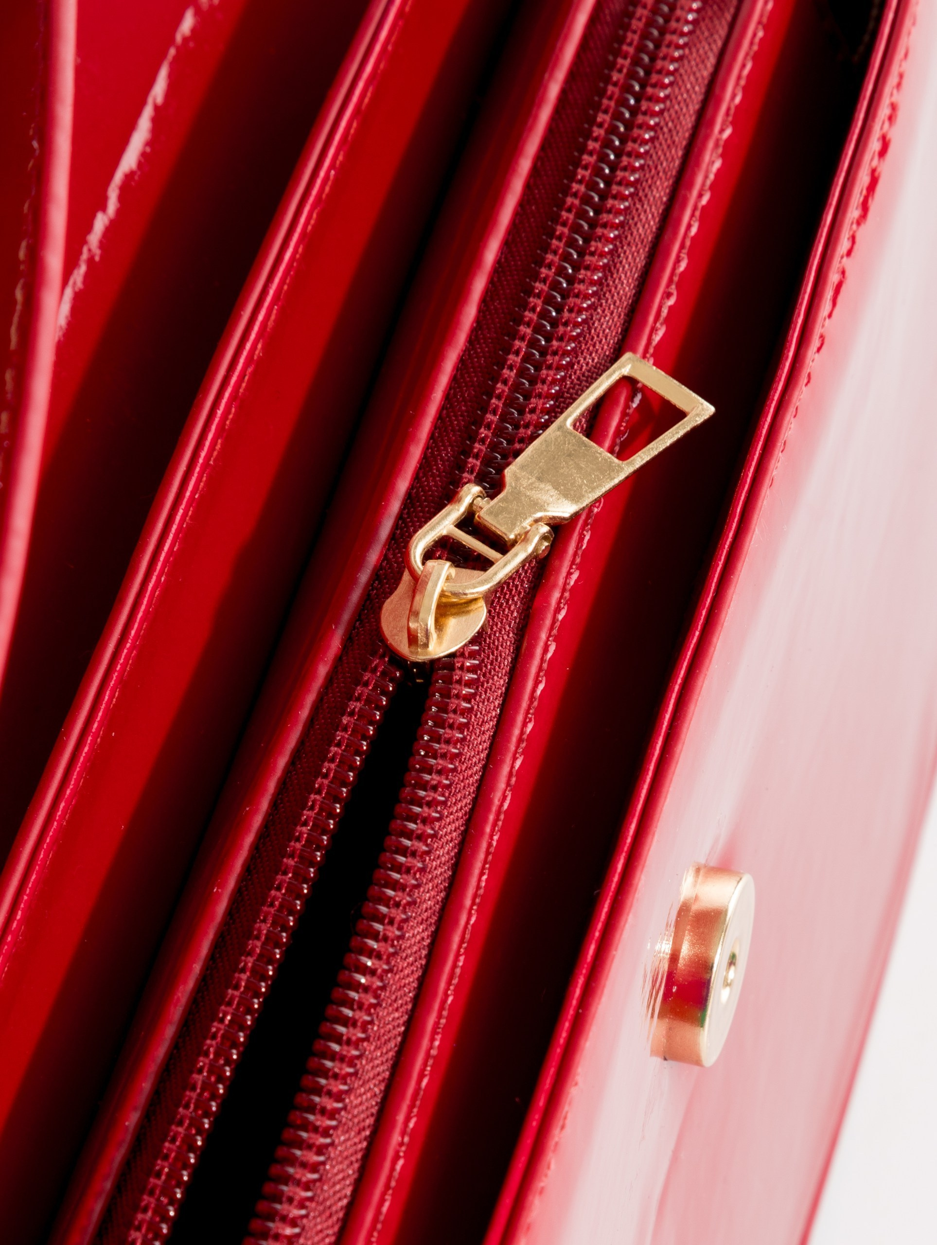 Предметная съёмка сумок и рюкзаков для каталогов, рекламы, сайтов и маркетплейсов. Студия коммерческой съемки ХВОЯ