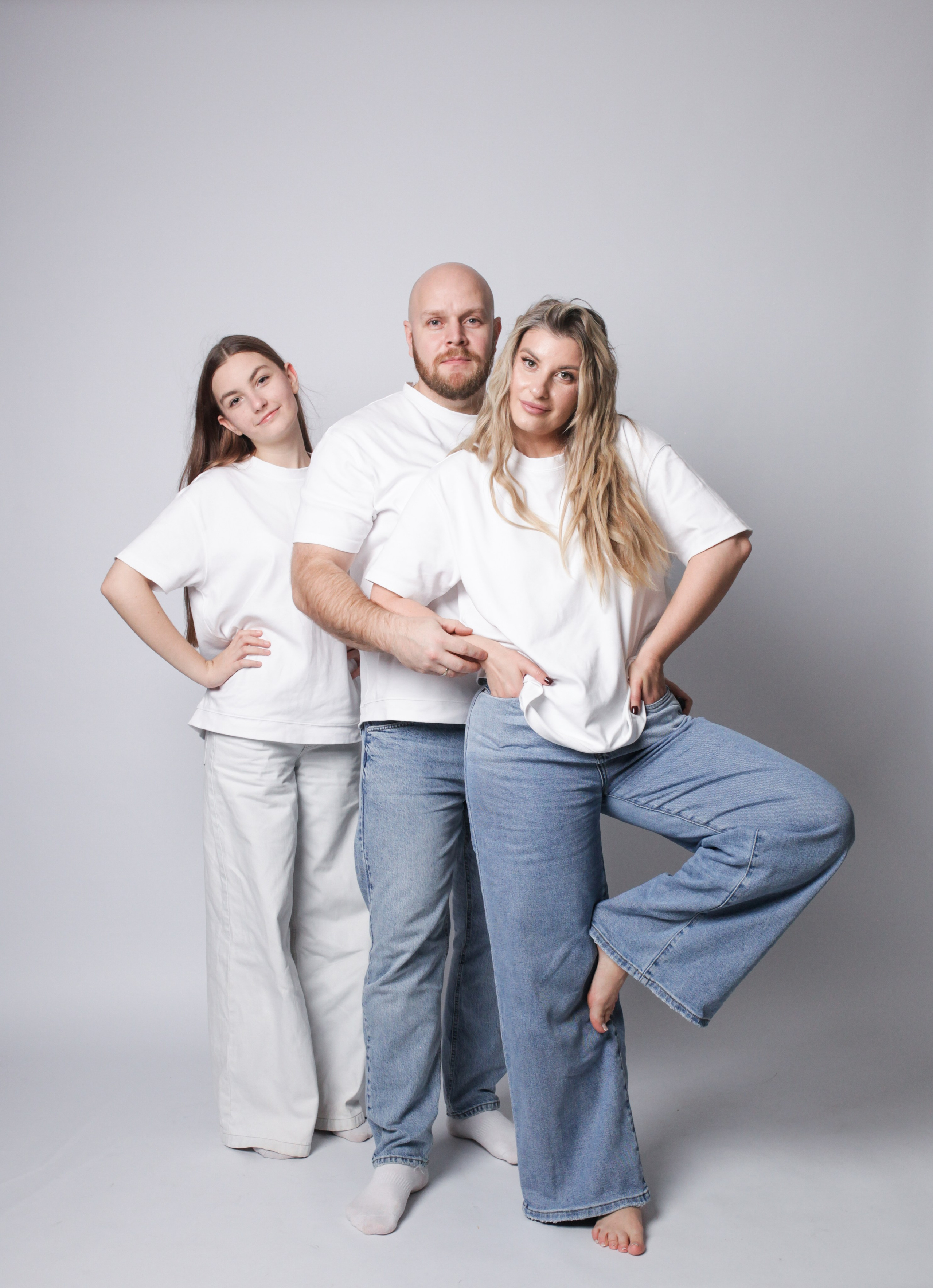 БЕЛЫЙ ФОН | АВТОПОРТРЕТНАЯ. YourSelf.photostudio | автопортретная фотостудия ТОЛЬЯТТИ