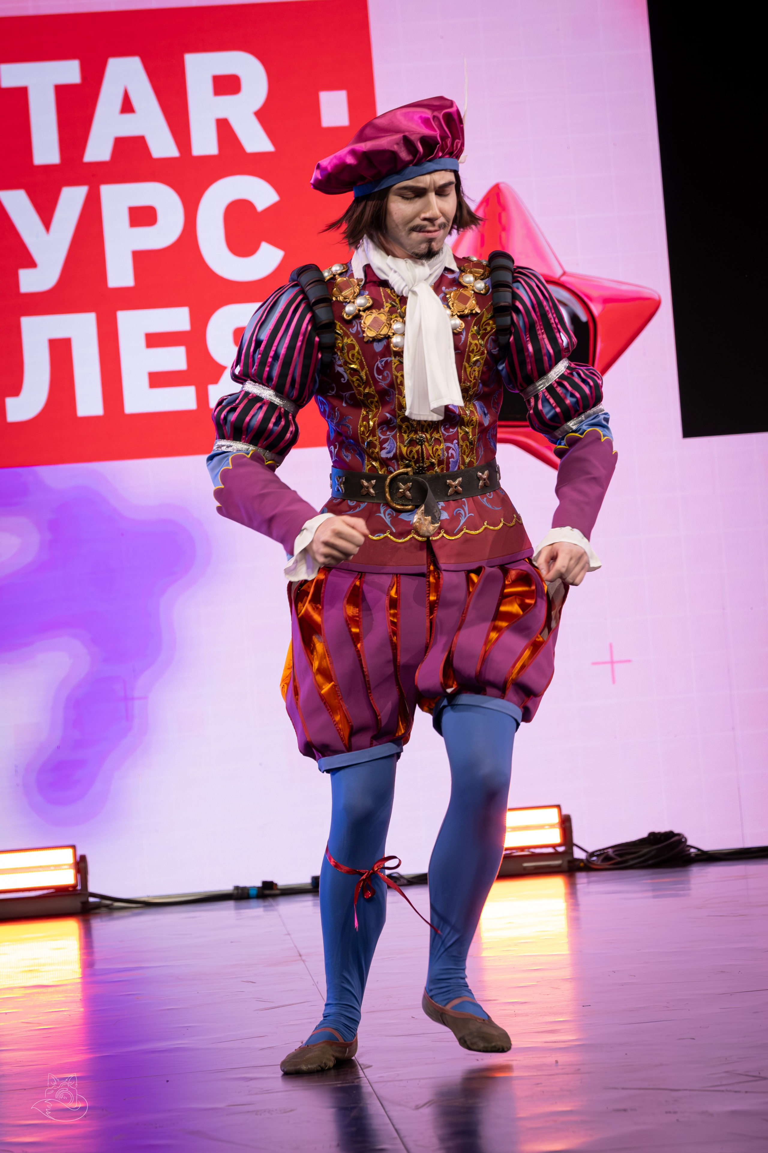 Сцена РЭД ЭКСПО 2024. Косплей фотограф