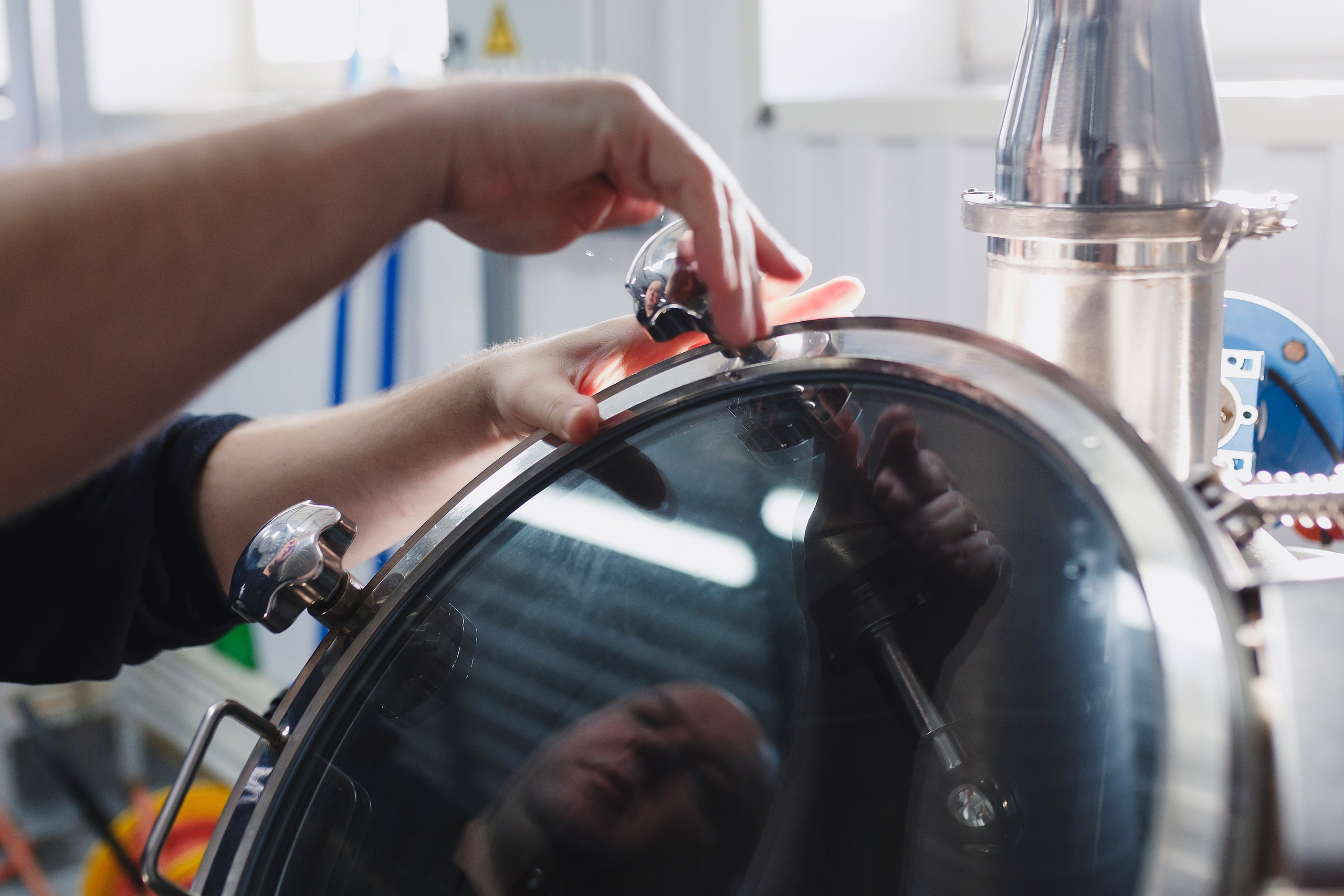 Фотографии с производства. Roman — Репортажный фотограф в Новосибирске