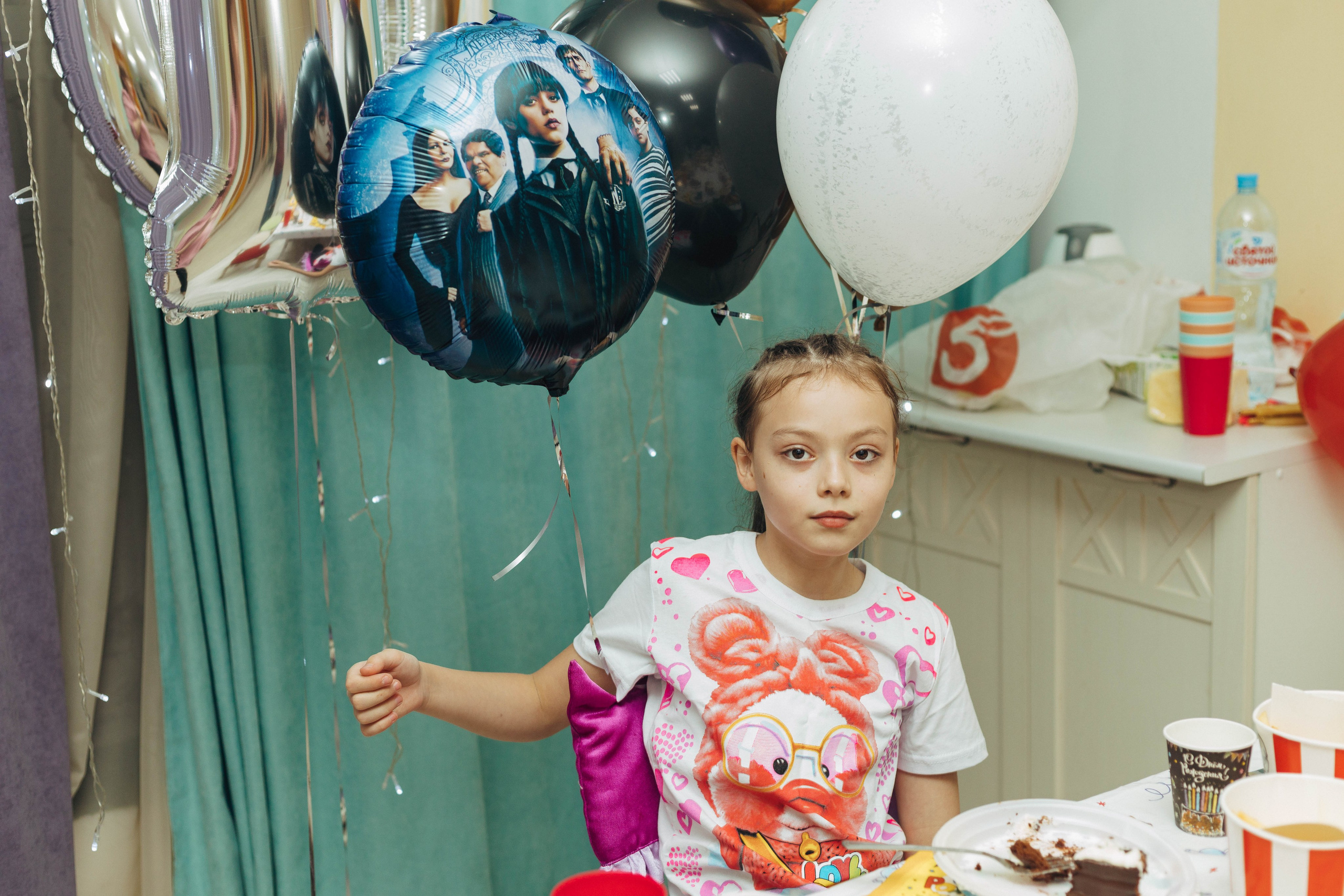 В стиле Уэнздей. Я Аракчеева Менслу — семейный и свадебный фотограф в Астрахани