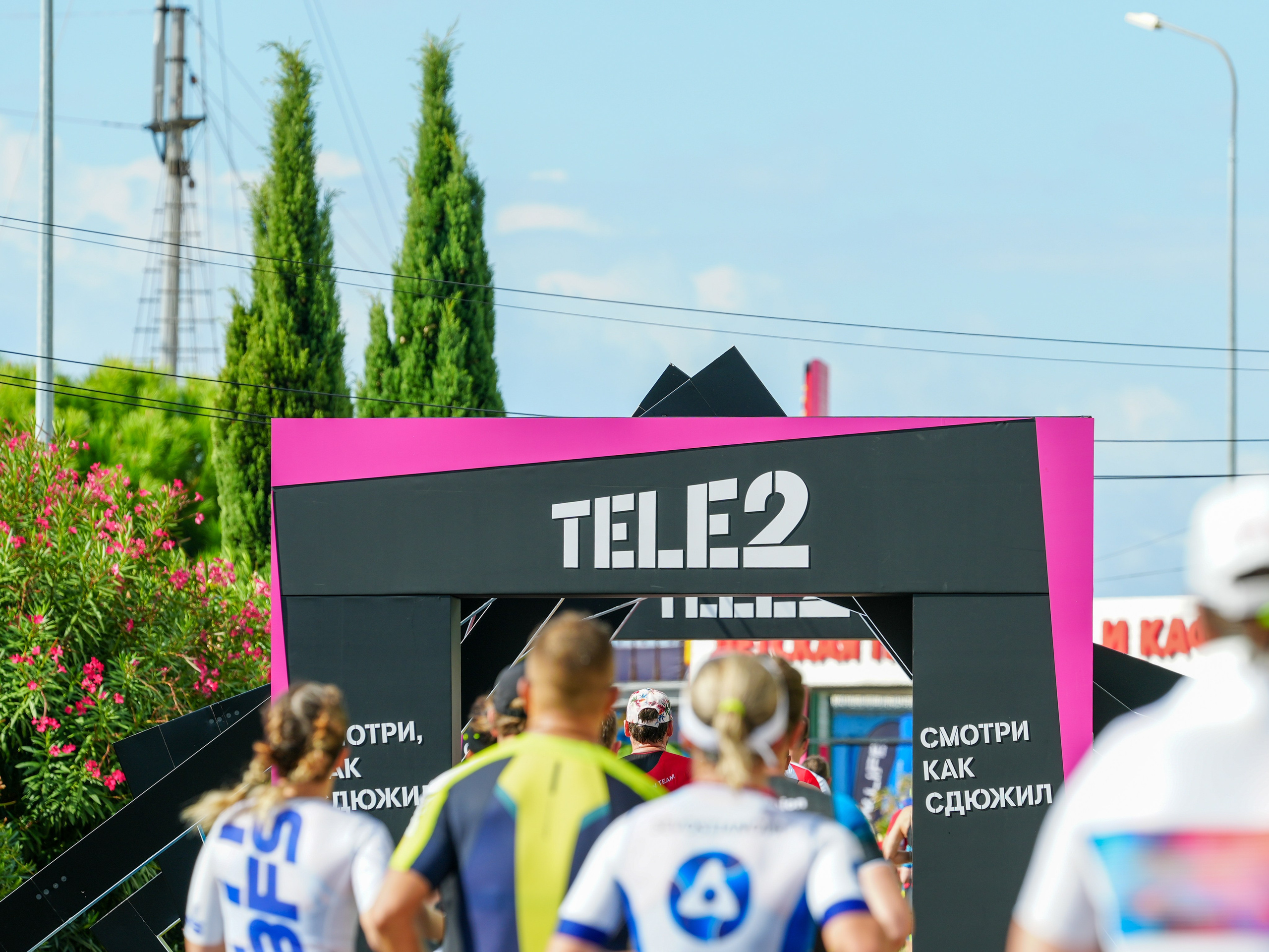 Фотоотчет партнерской интеграции для компании TELE2 на фестивале Ironstar. Репортажный фотограф в Красной Поляне и Сочи Павлюченко Екатерина