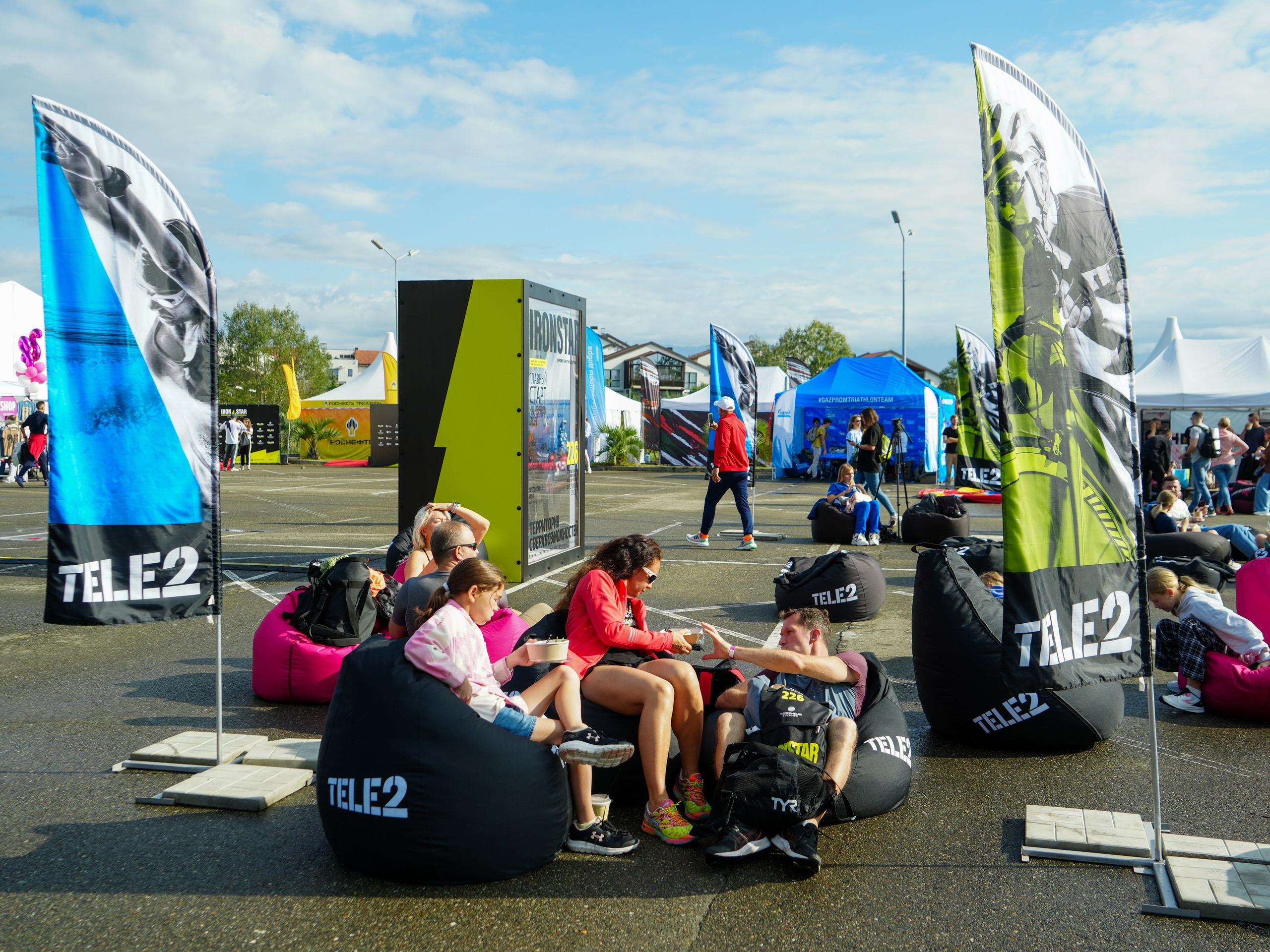 Фотоотчет партнерской интеграции для компании TELE2 на фестивале Ironstar. Репортажный фотограф в Красной Поляне и Сочи Павлюченко Екатерина