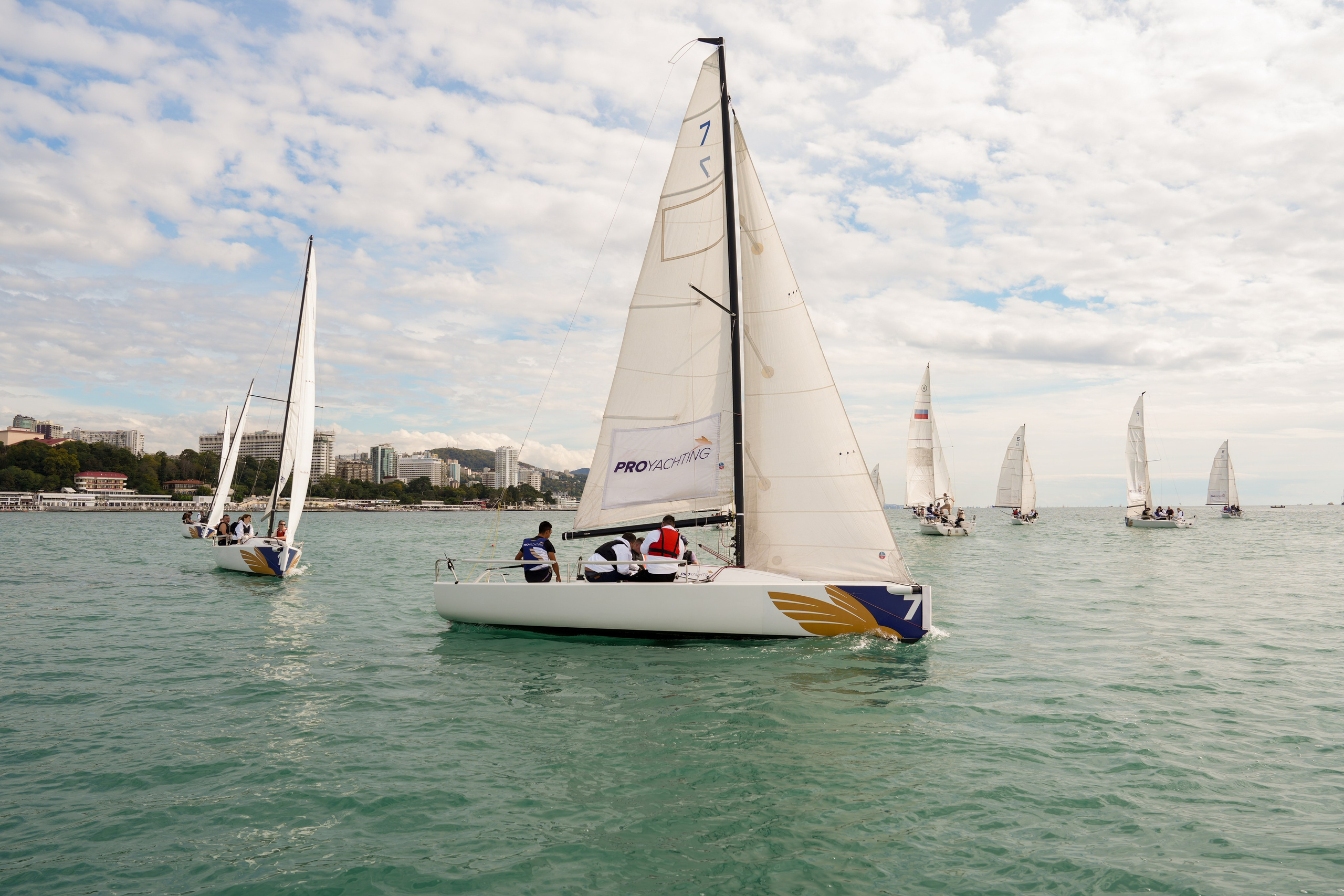 Яхтенная регата для компании Агрегатка. Репортажный фотограф в Красной Поляне и Сочи Павлюченко Екатерина