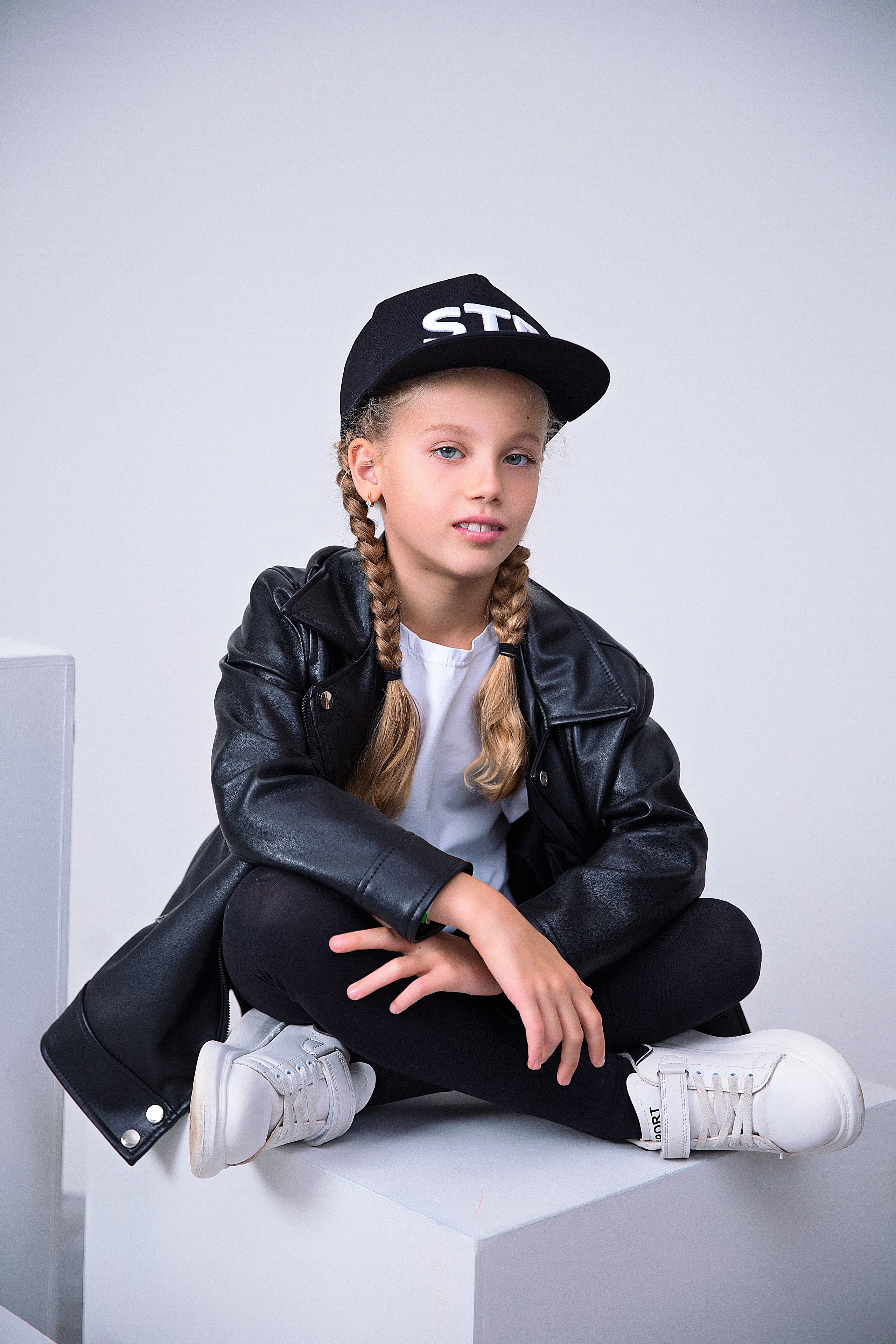 Индивидуальные фотосессии школьников. Детский школьный фотограф в Кемерово Зиновьева Екатерина