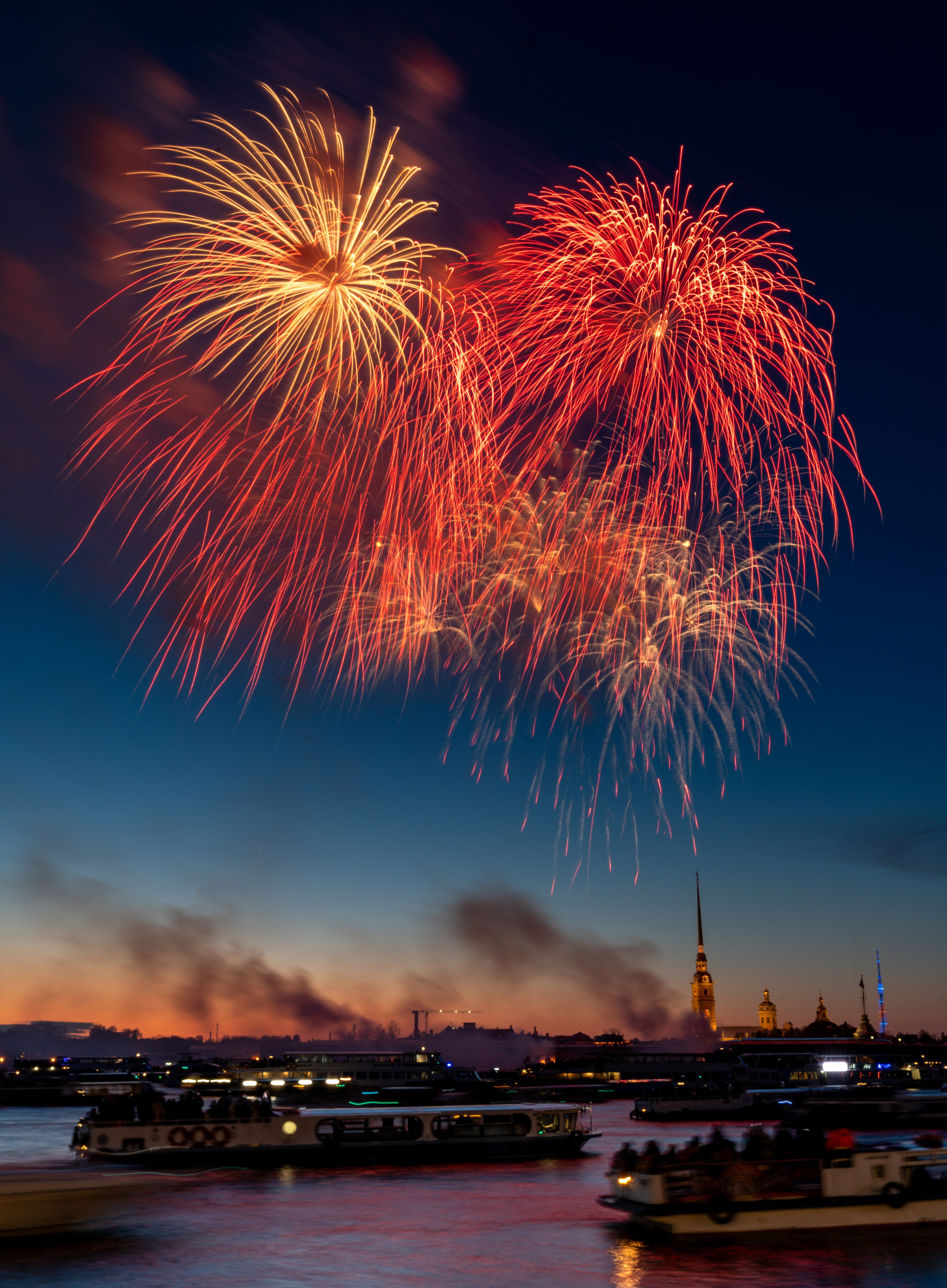 Салют на День Победы  у стен Петропавловской крепости в Санкт-Петербурге,салют в Санкт-Петербурге, Петропавловская крепость, петропавловская крепость Санкт-Петербург, День Победы 