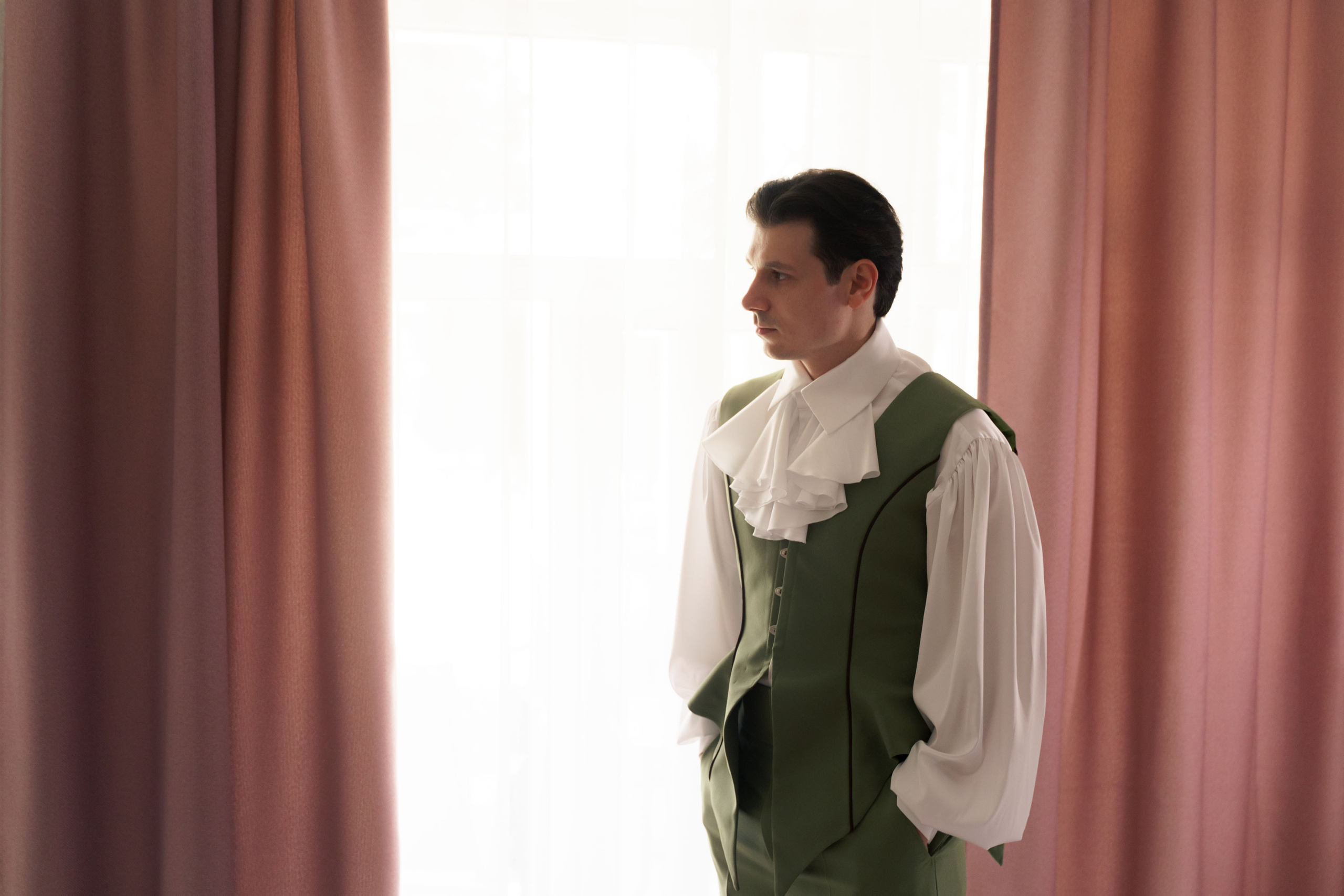 фотосессия сборов жениха, необычный образ жениха