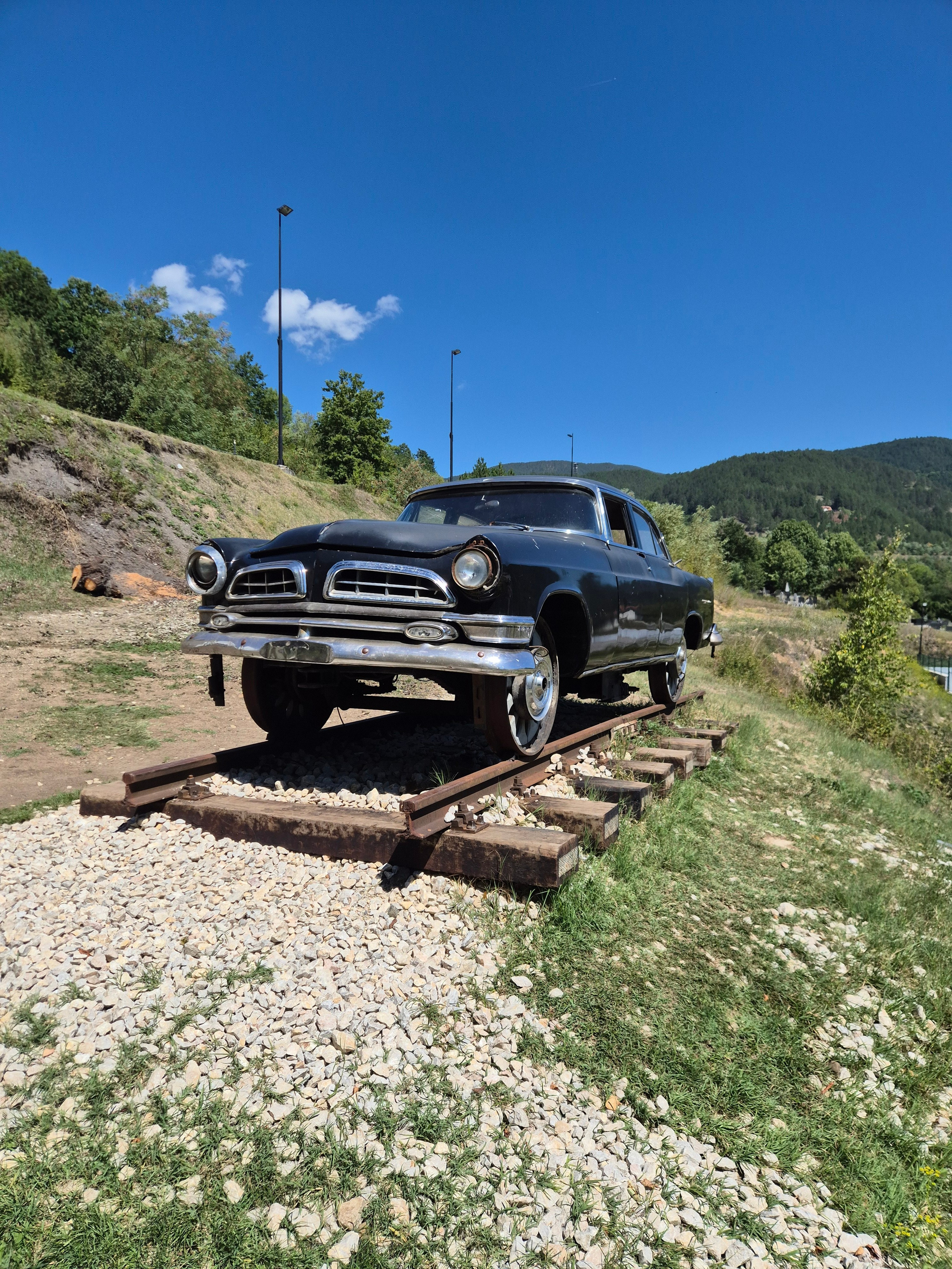 По дороге заехали на туристическую железную дорогу - "Шарганская восьмёрка"