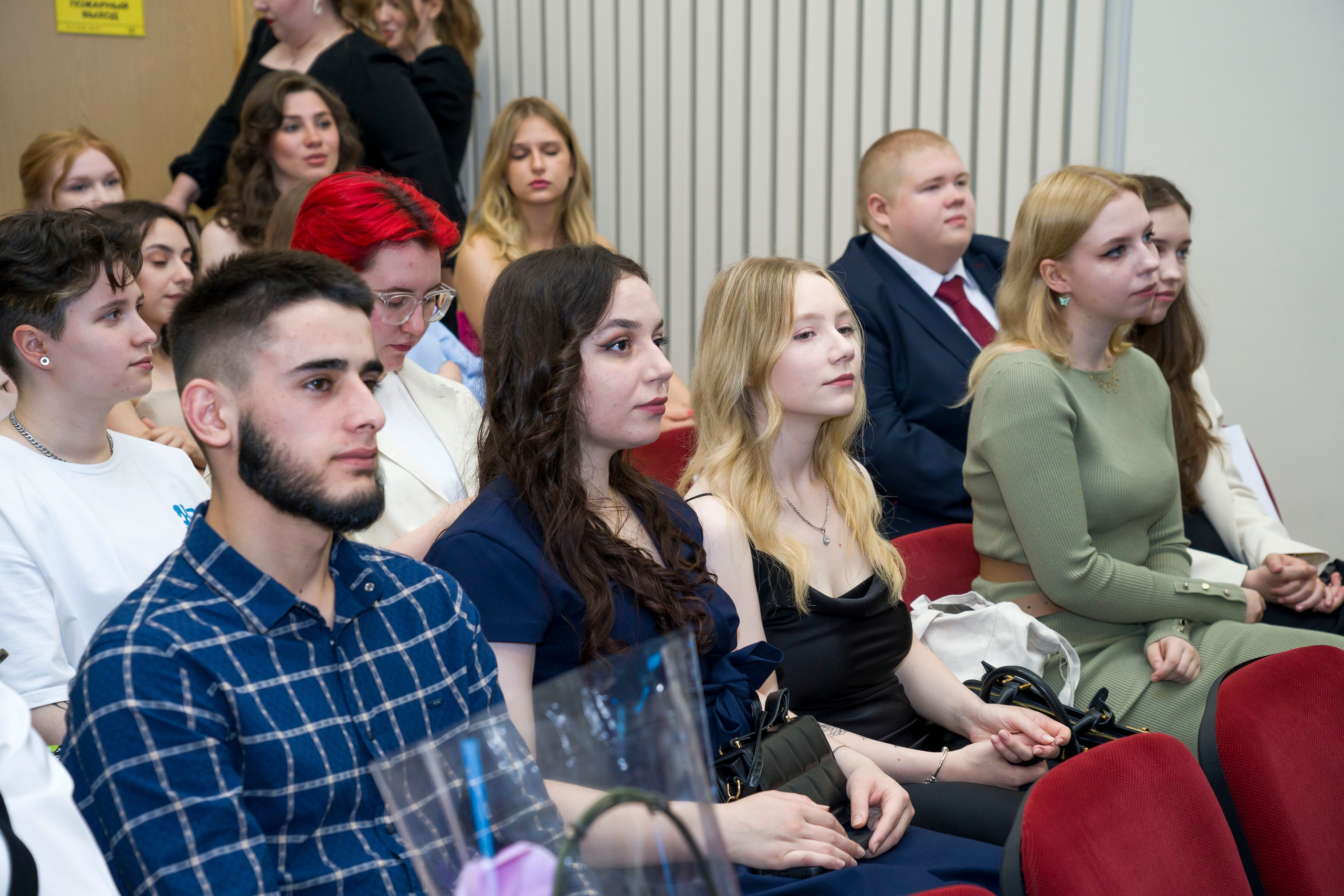 Выпускной в медколледже. Фотограф в Санкт-Петербурге. Репортажная и все съёмки для бизнеса