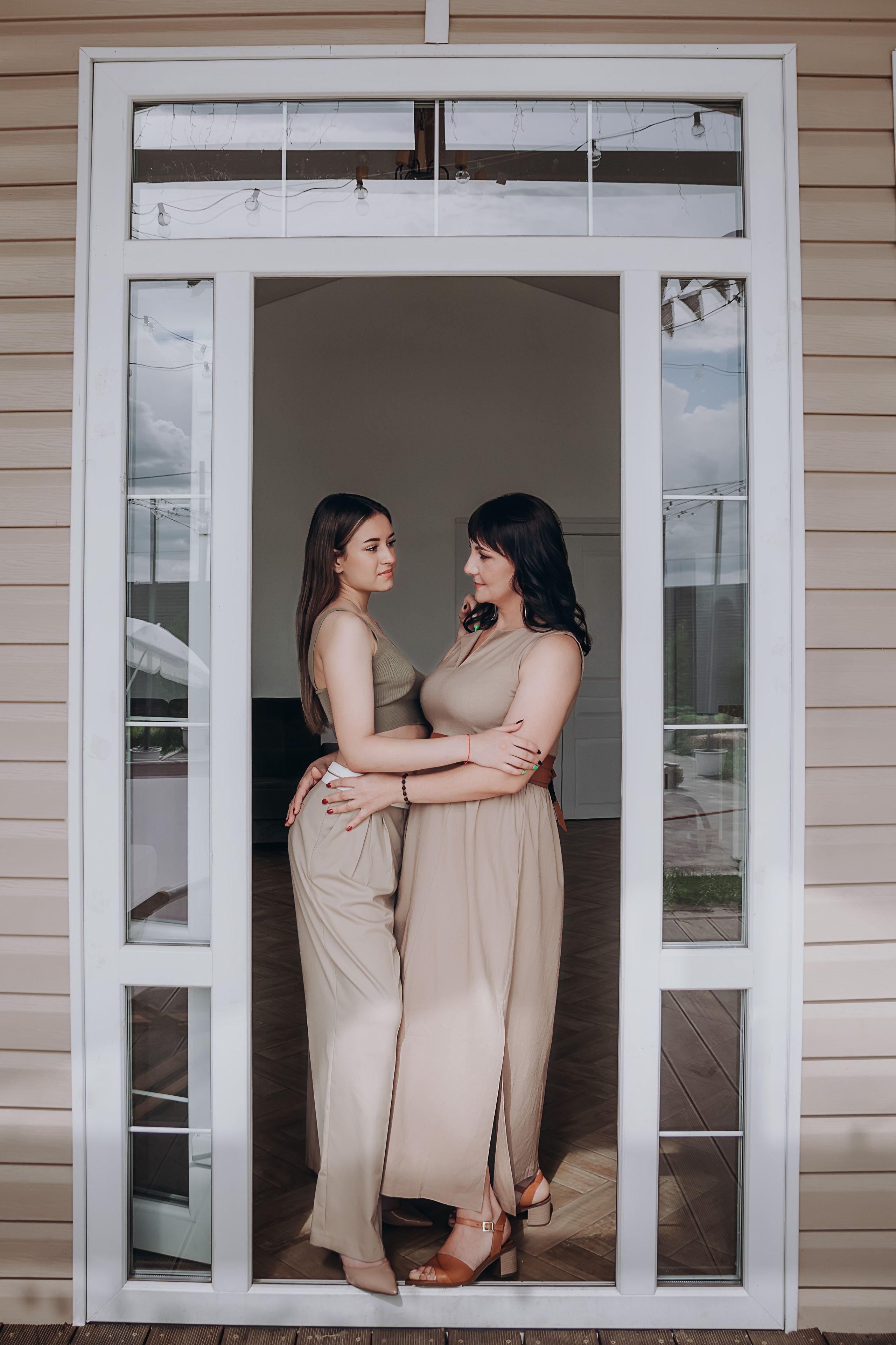 Фотосессия мама и взрослая дочь. Семейный и детский фотограф Кущ Наташа