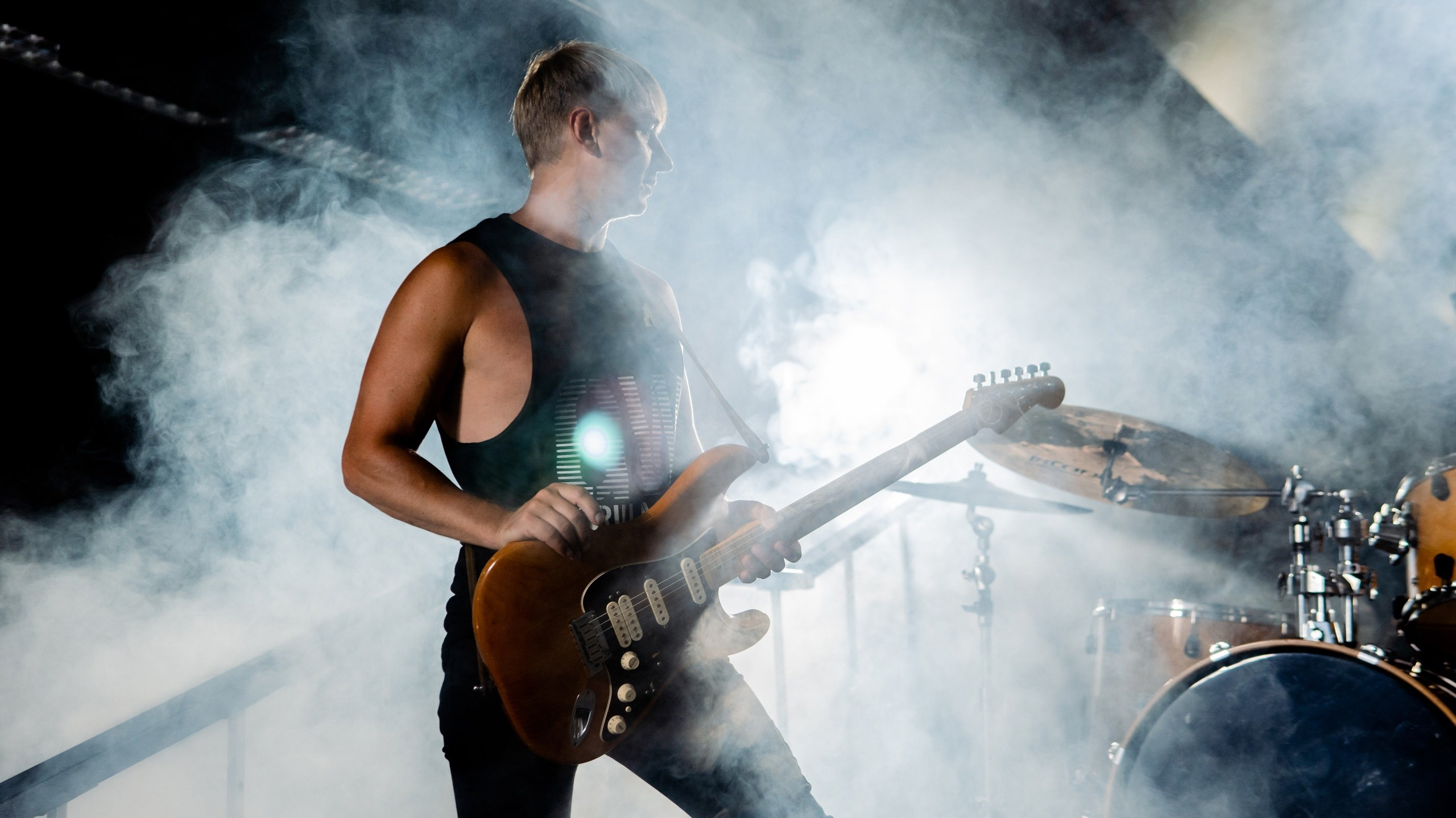 гитарист в метро Новосибирска