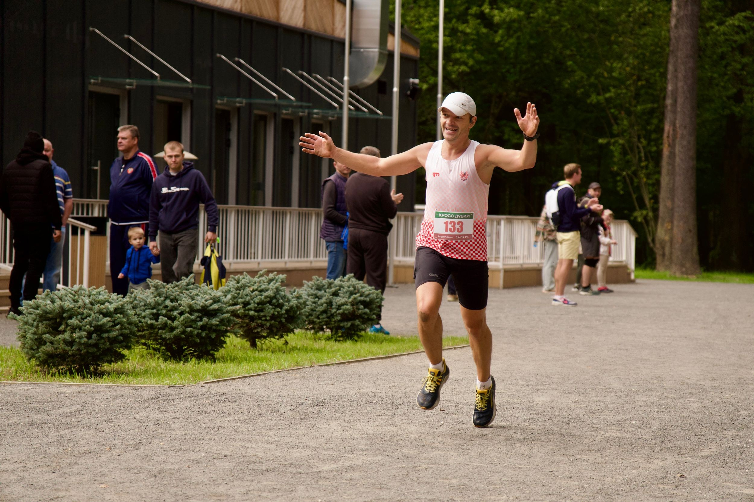 Забег в парке «Дубки». Кафе «БЕЛКА НАШЕПТАЛА». Ну оооочень концептуальное кафе