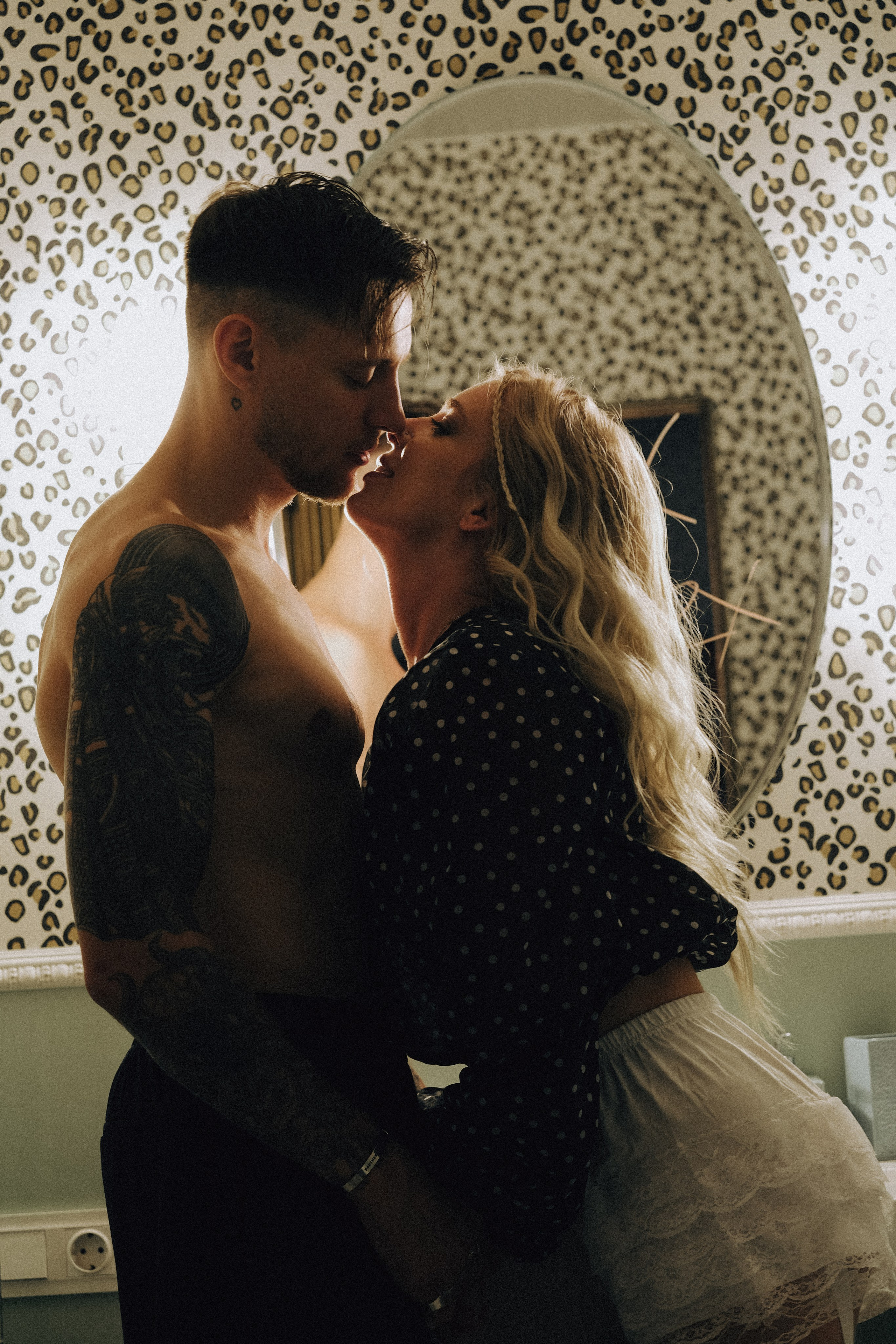 СВАДЕБНАЯ СЬЕМКА С КАБРИОЛЕТОМ В САНТК-ПЕТЕРБУРГЕ НА ПЕТРОГРАДКЕ В ОТЕЛЕ ПАНОРАМИКА. Профессиональный фотограф, Санкт-Петербург — Виктория Богомолова