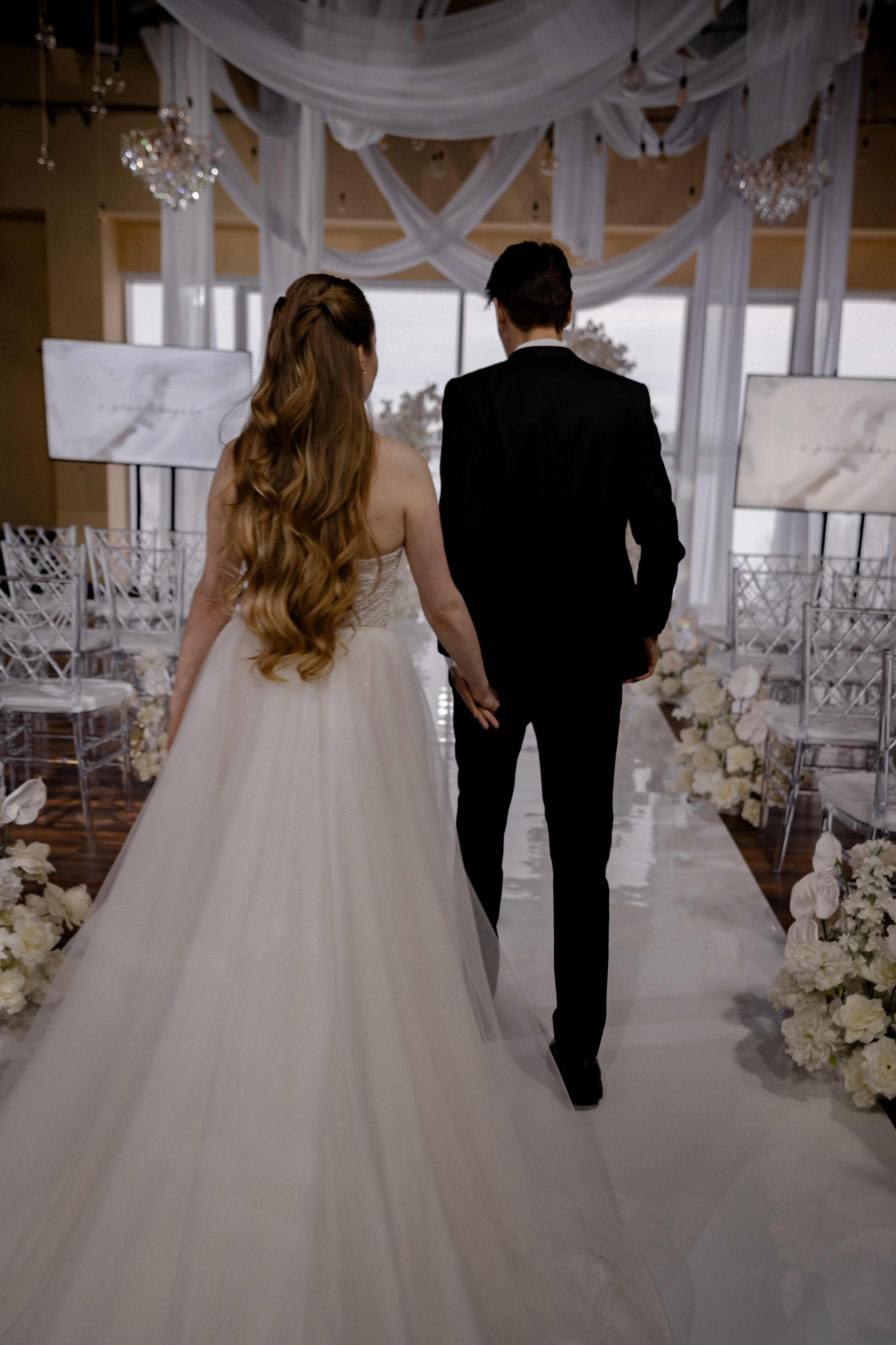 СВАДЕБНАЯ СЬЕМКА СБОРОВ В ОТЕЛЕ И ВЫЕЗД НА ЦЕРЕМОНИЮ (СНЯТО В СИБИРЕ В НИЖНЕВАРТОВСКЕ). Профессиональный фотограф, Санкт-Петербург — Виктория Богомолова