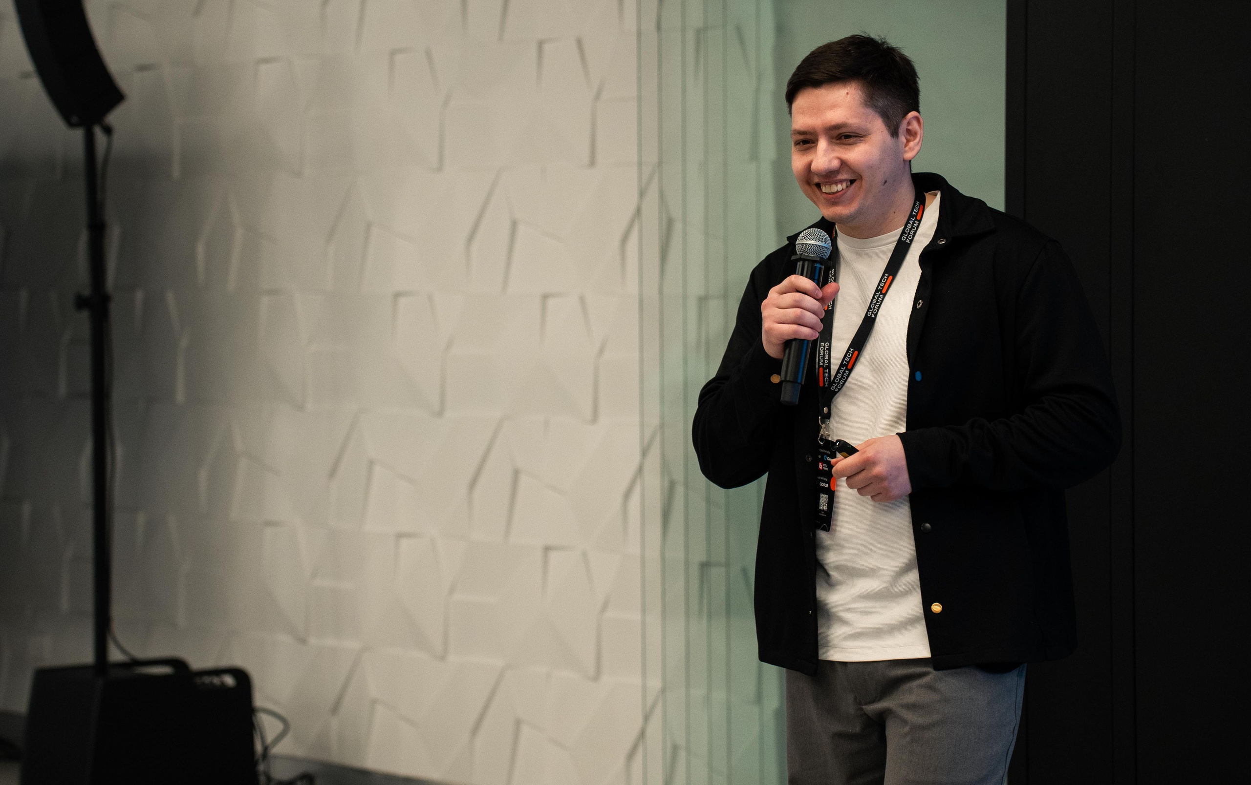 Global Tech Forum 27.03.2026. Коммерческий и художественный фотограф и видеограф в Москве Арсений Тургенев