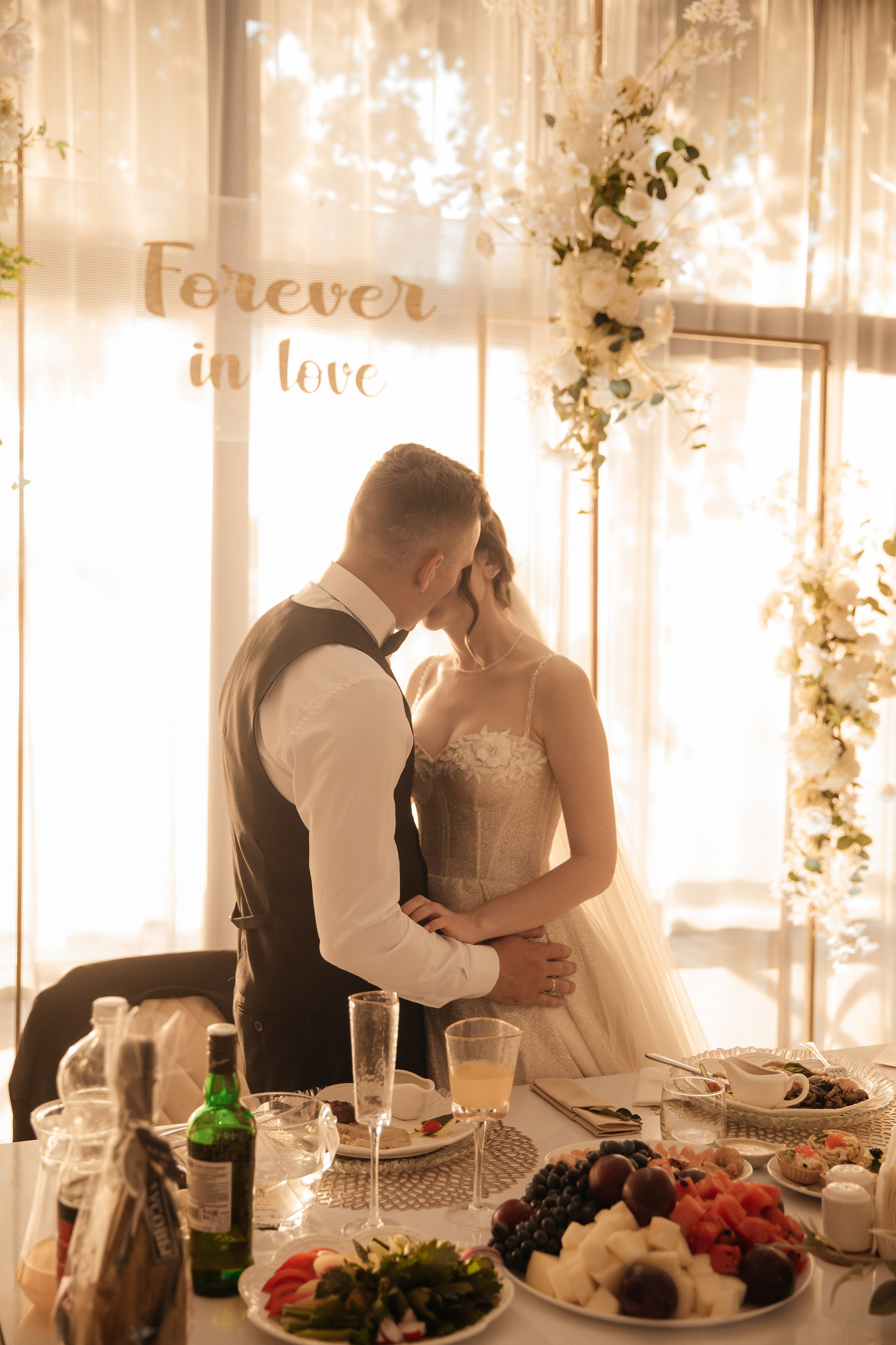 Wedding «Sunlight». Свадебные фотограф и видеограф Наталья и Анатолий Новиковы СПб