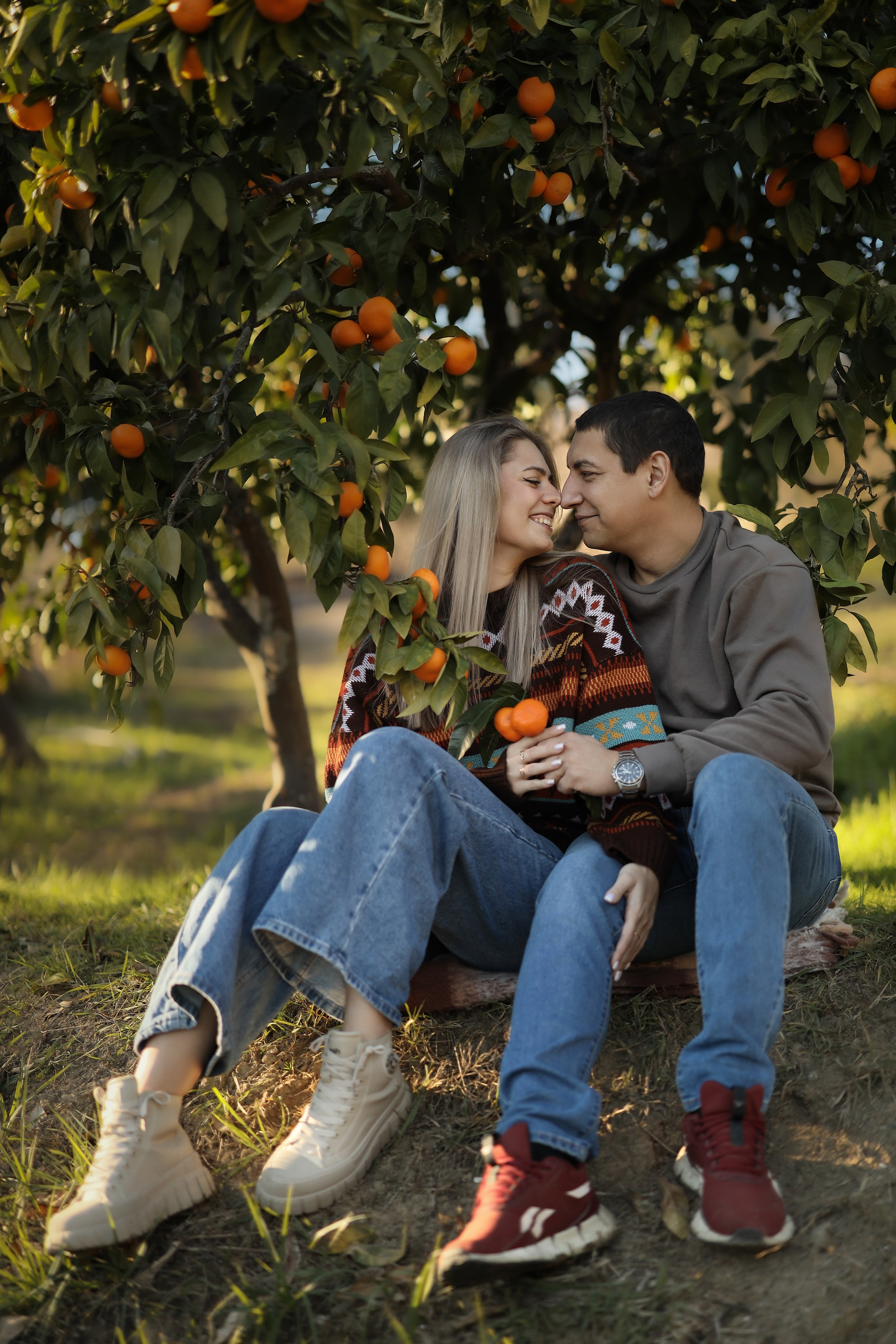 Фотосессия в мандариновом саду в Новом Афоне, Абхазия. Свадебный и семейный фотограф в Абхазии Жанна Соснина