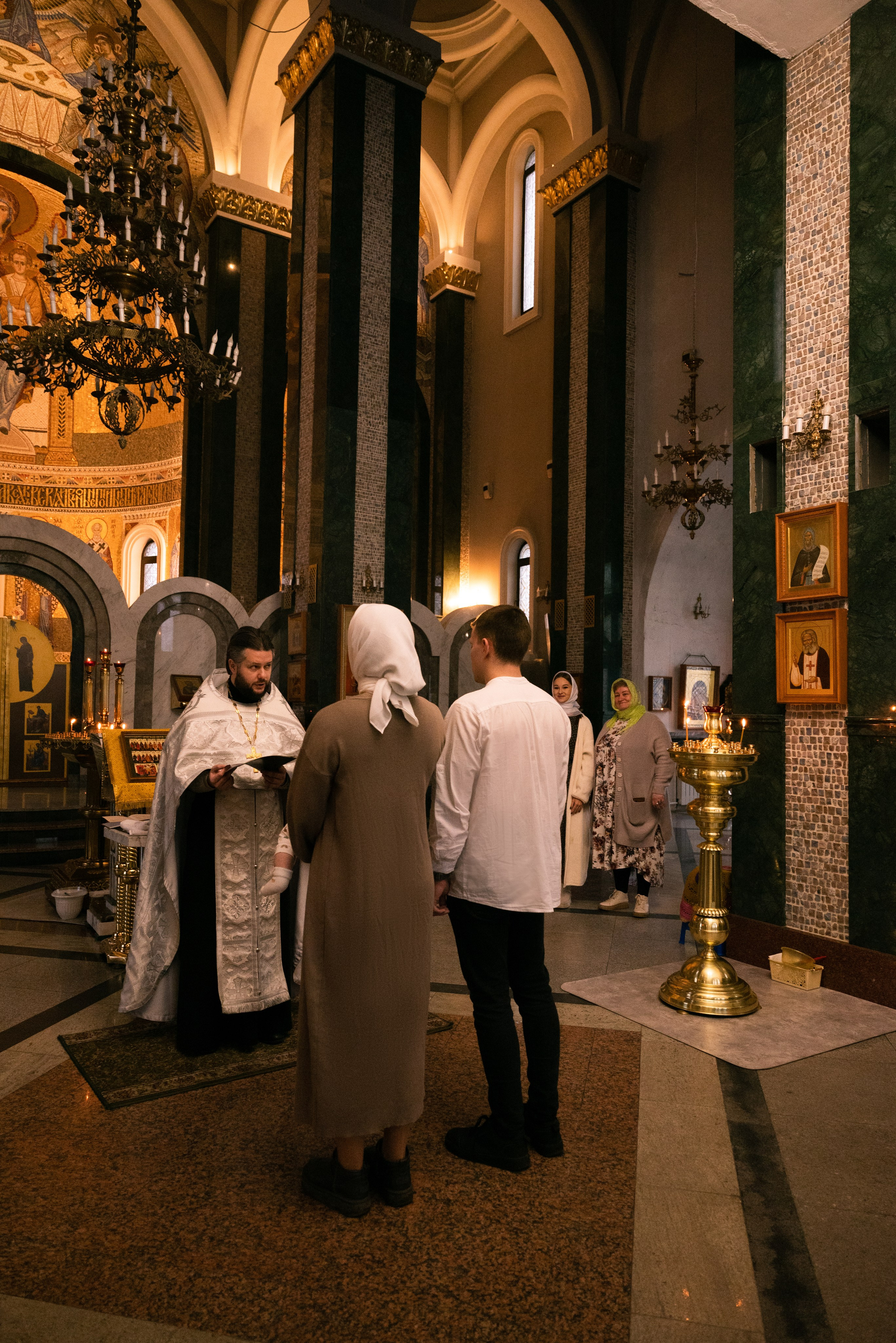 Крещение в Церкви святителя Стефана Пермского в Южном Бутово. Фотограф Ксения Огородова портфолио