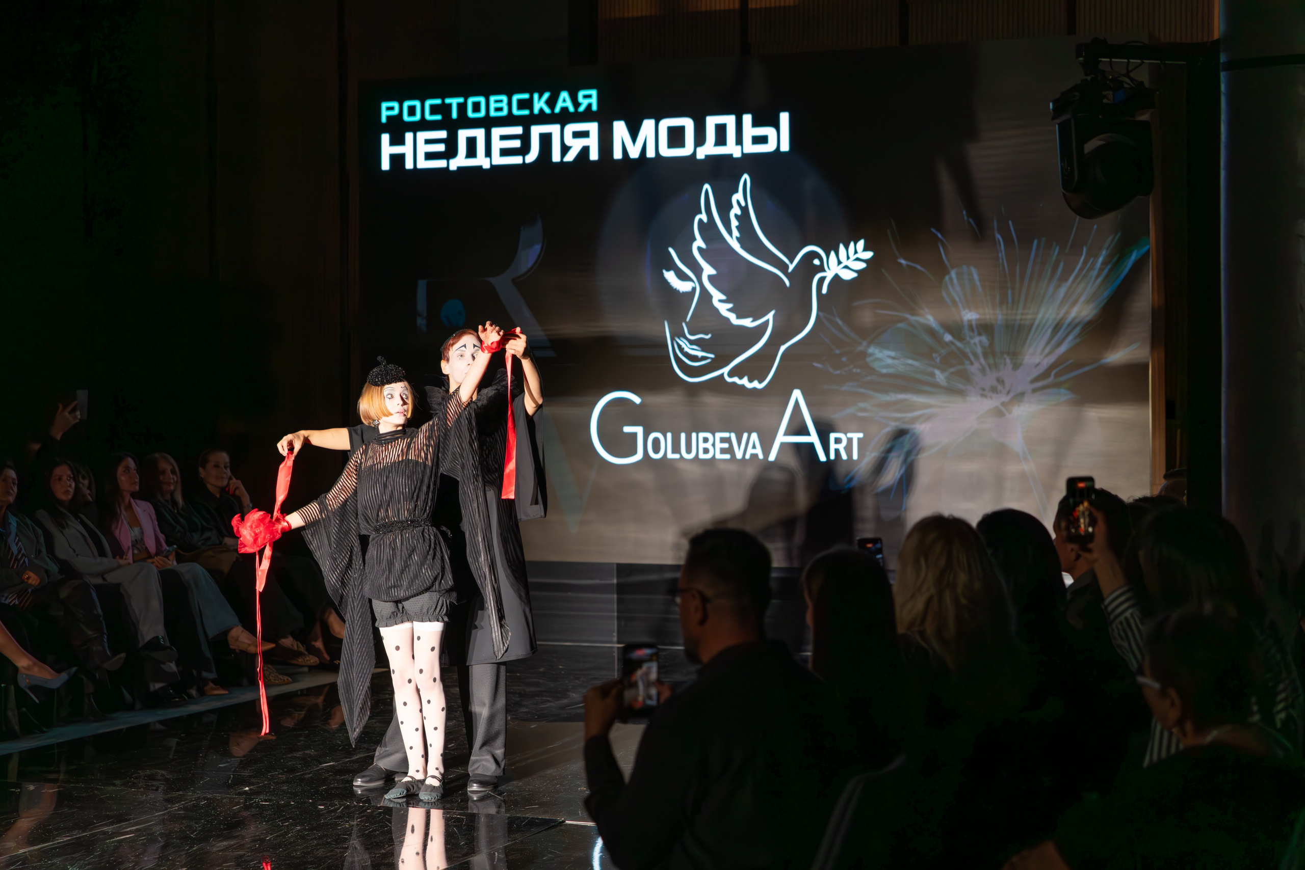 Репортажа съемка. Ростовская неделя моды. Фотограф Максим Калинченко