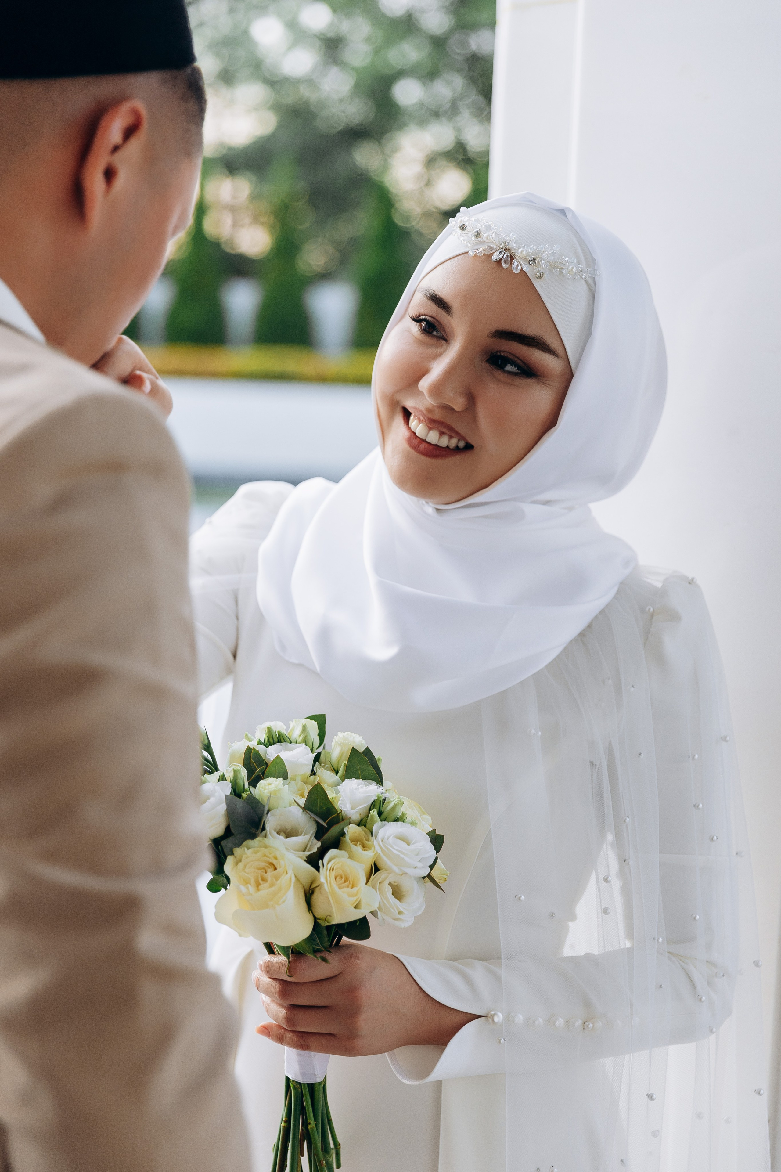 никах в мечети Ирек, фотосессия в мечети Ирек, фотограф на никах в Казани Ranas4you, образ невесты на никах, завязывание платка Казань, платье на никах Казань