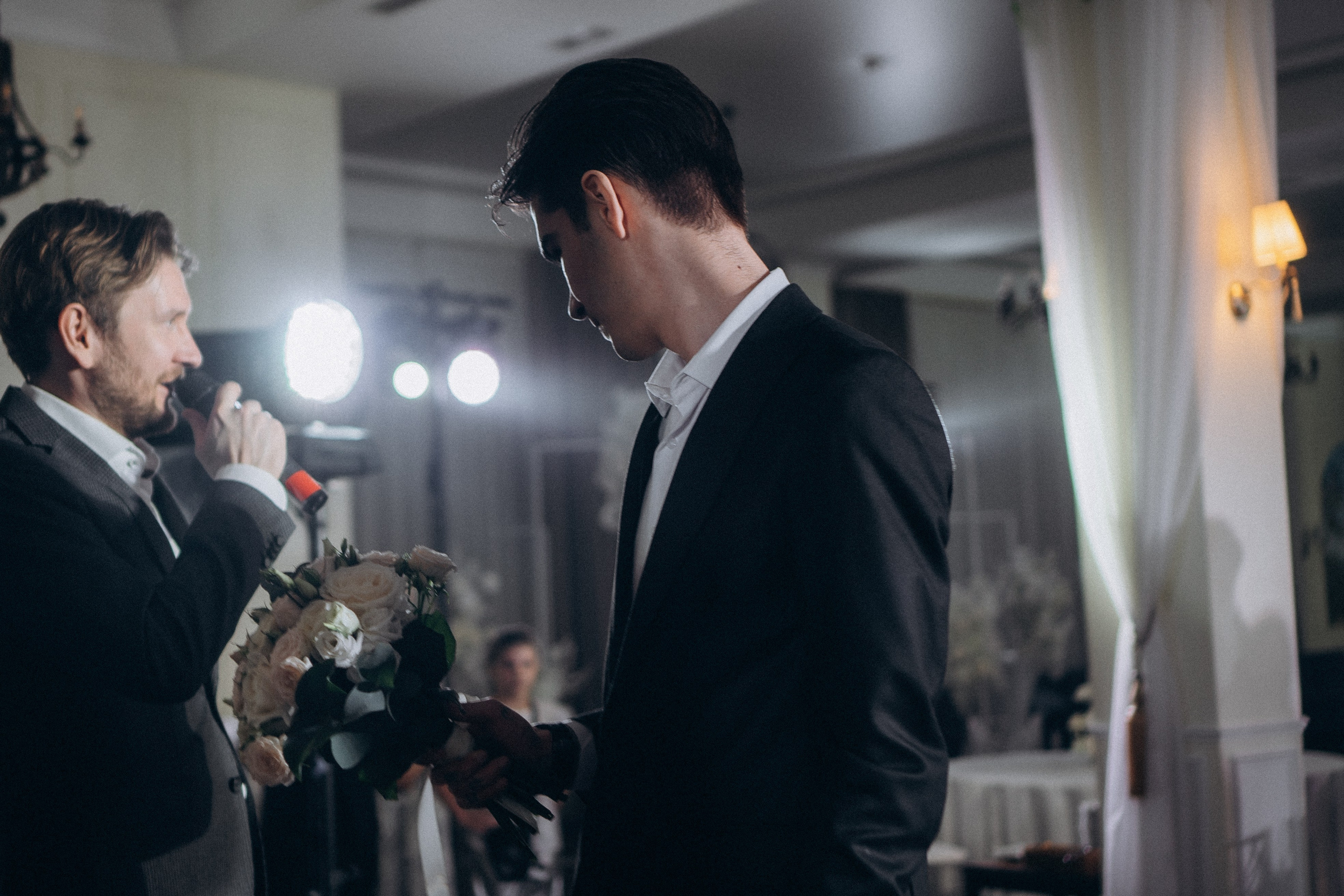 СВАДЕБНАЯ СЬЕМКА СБОРОВ В ОТЕЛЕ И ВЫЕЗД НА ЦЕРЕМОНИЮ (СНЯТО В СИБИРЕ В НИЖНЕВАРТОВСКЕ). Профессиональный фотограф, Санкт-Петербург — Виктория Богомолова