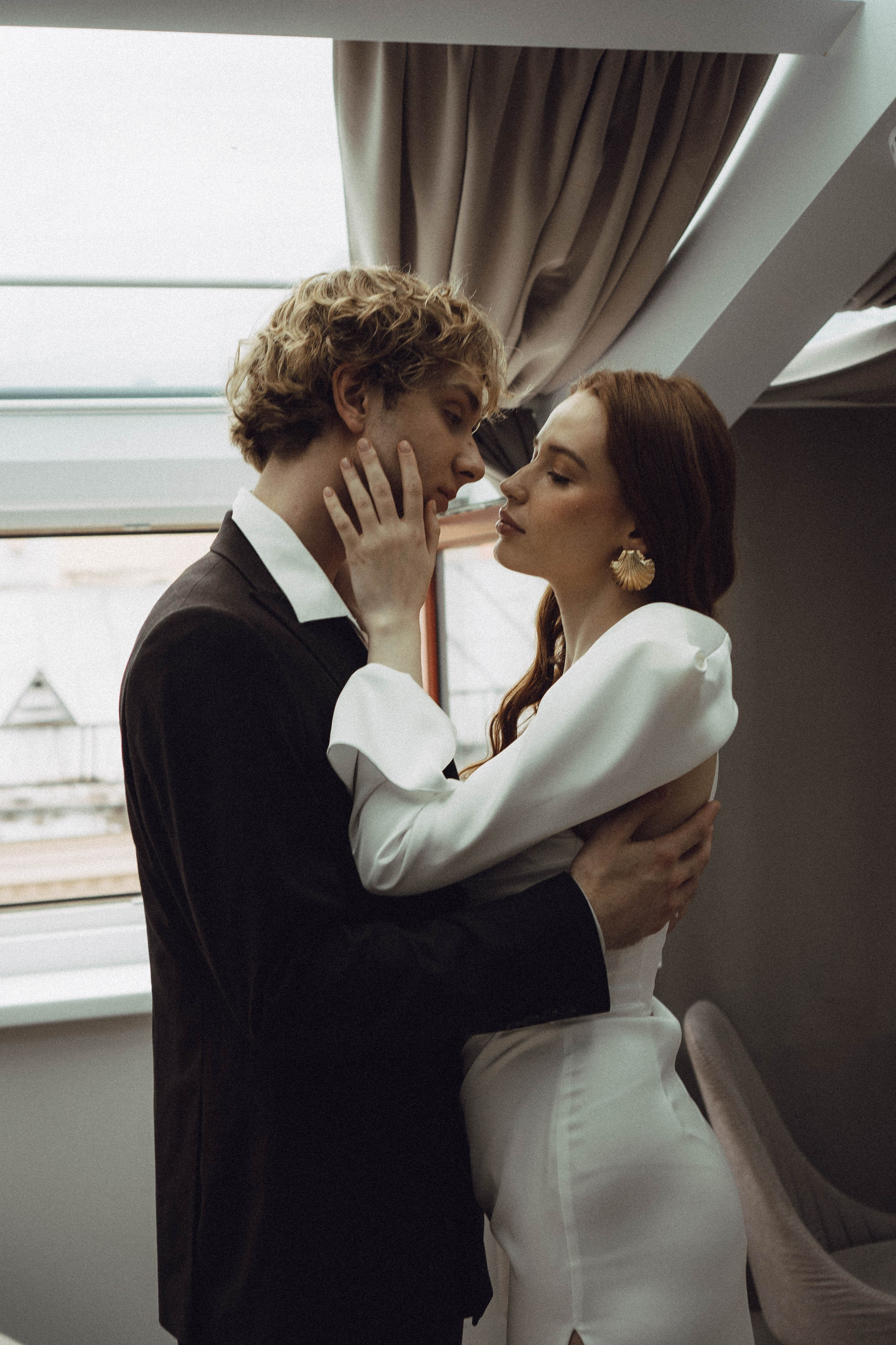 СВАДЕБНАЯ СЬЕМКА В ОТЕЛЕ. СБОРЫ ЖЕНИХА И НЕВЕСТЫ И ТАКЖЕ ТОР И ПОДГОТОВКА К ПРОГУЛКЕ. Профессиональный фотограф, Санкт-Петербург — Виктория Богомолова