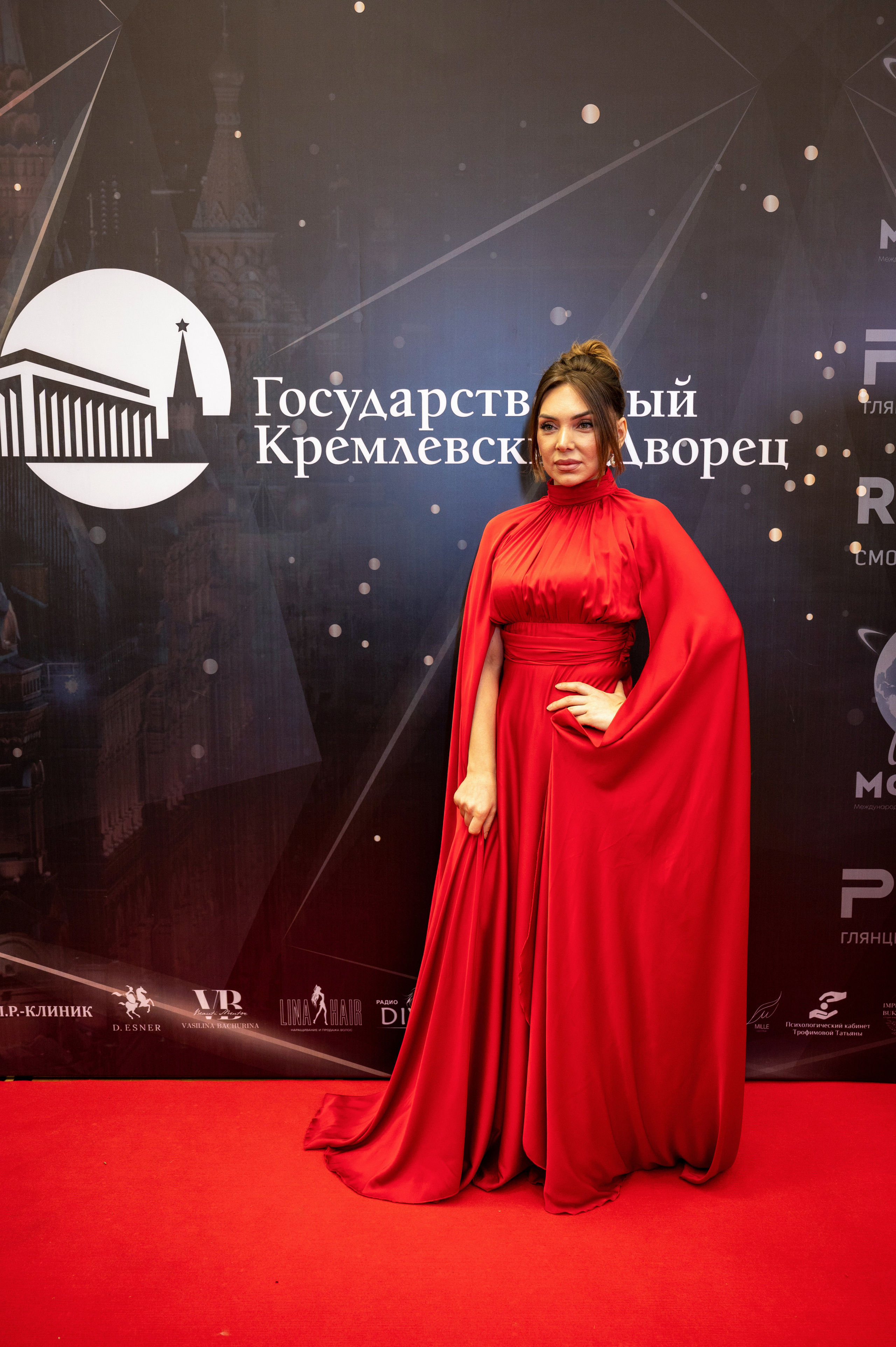 Звезды над Москвой-Кремль. Семейный и контент фотограф в Москве Alira