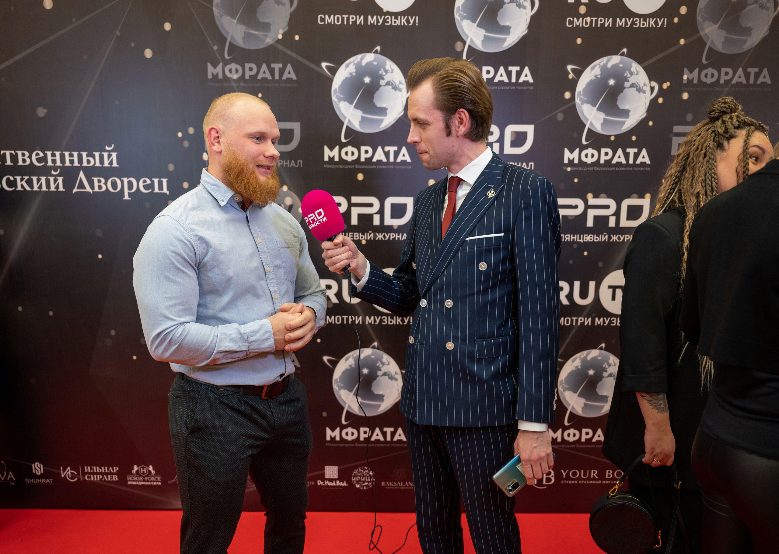 Звезды над Москвой-Кремль. Семейный и контент фотограф в Москве Alira