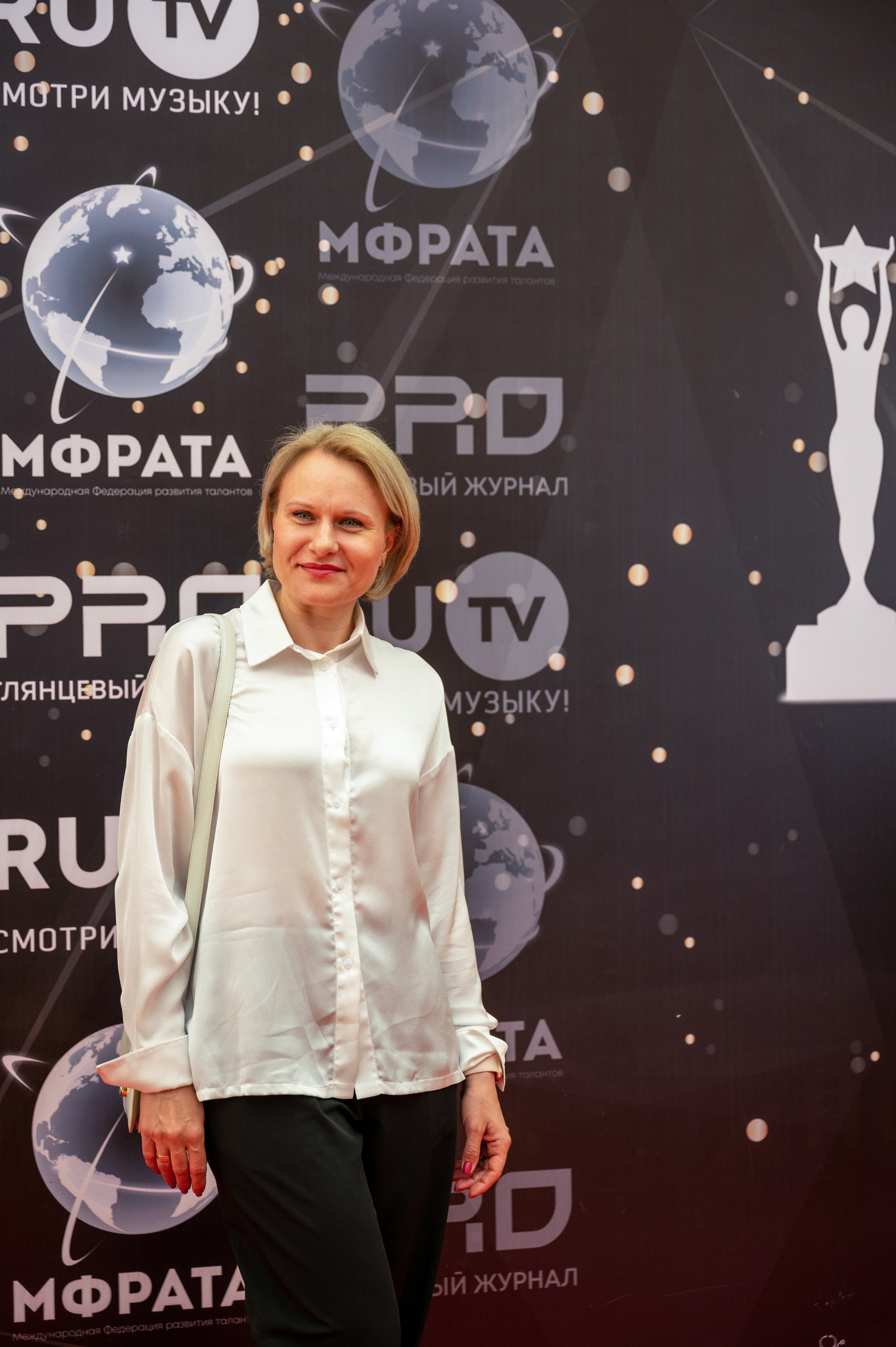 Звезды над Москвой-Кремль. Семейный и контент фотограф в Москве Alira