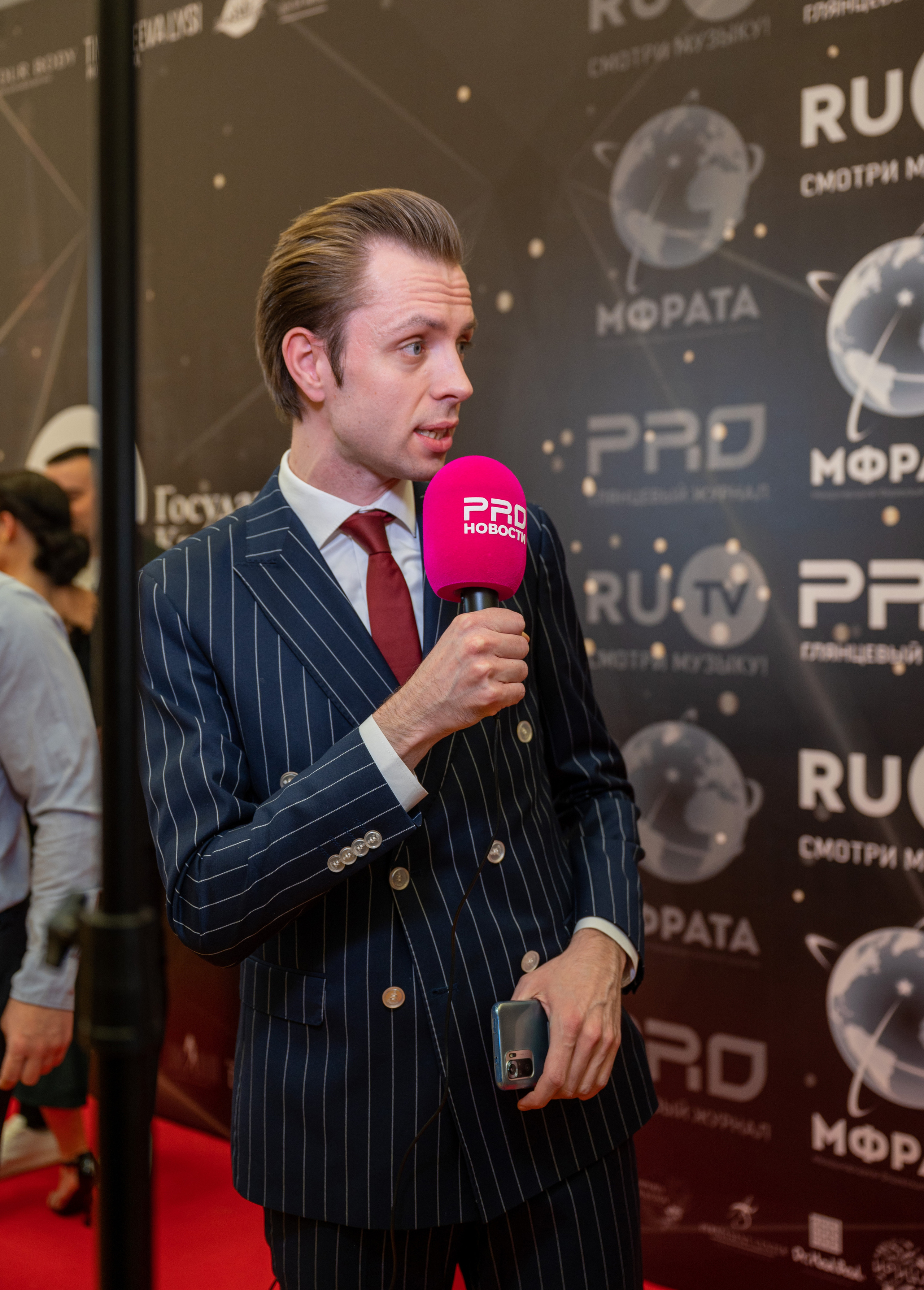 Звезды над Москвой-Кремль. Семейный и контент фотограф в Москве Alira