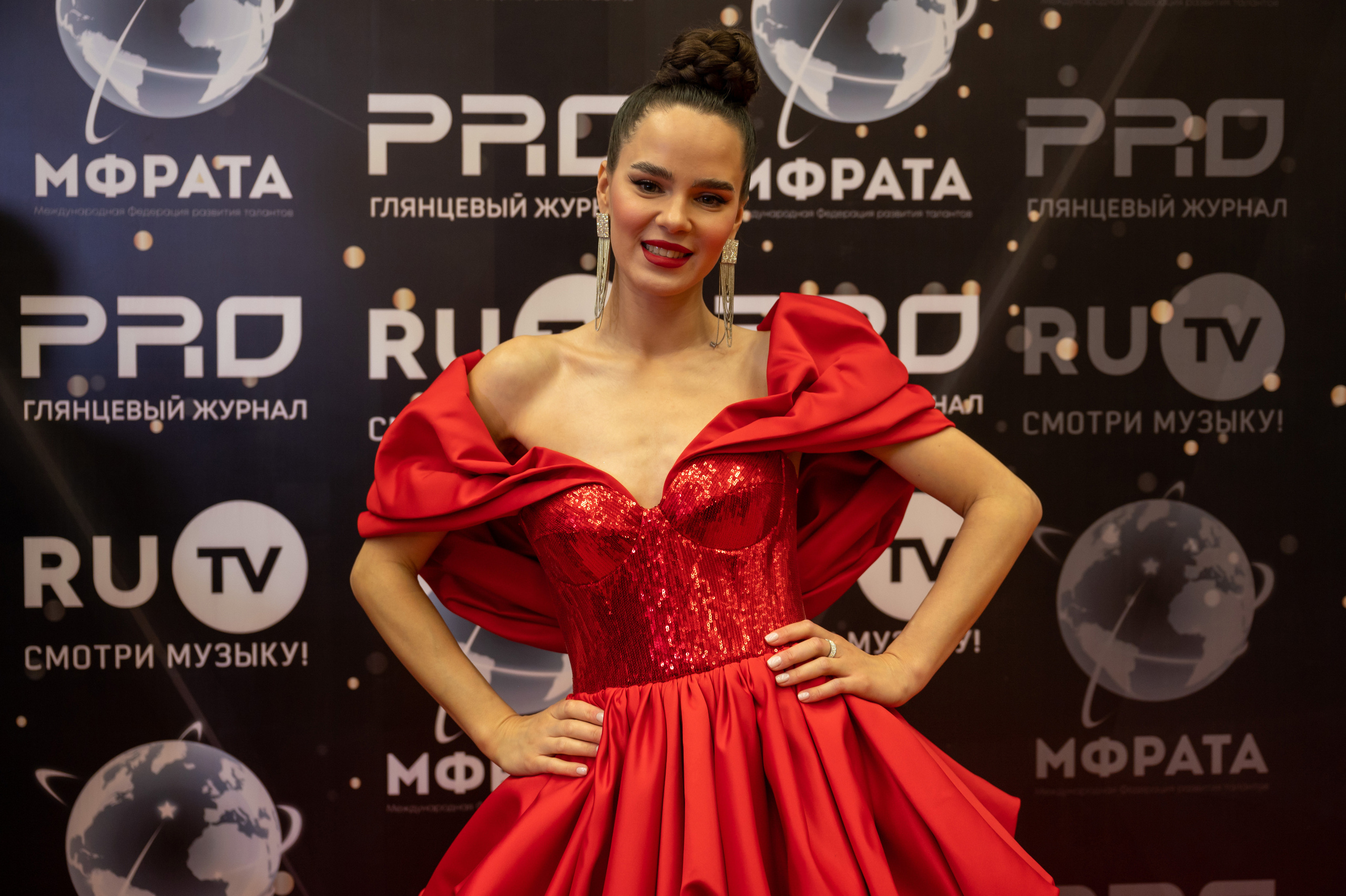 Звезды над Москвой-Кремль. Семейный и контент фотограф в Москве Alira