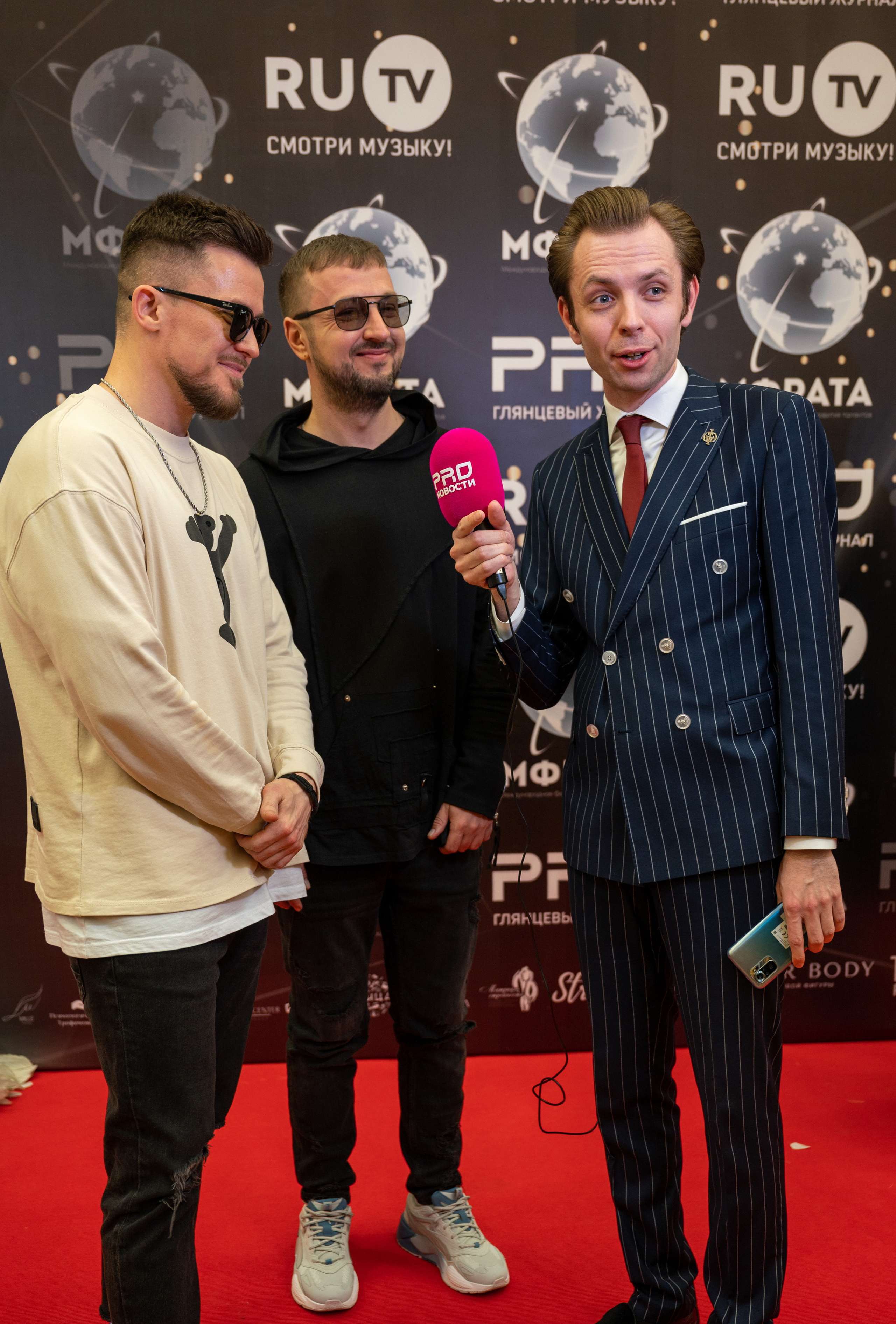 Звезды над Москвой-Кремль. Семейный и контент фотограф в Москве Alira