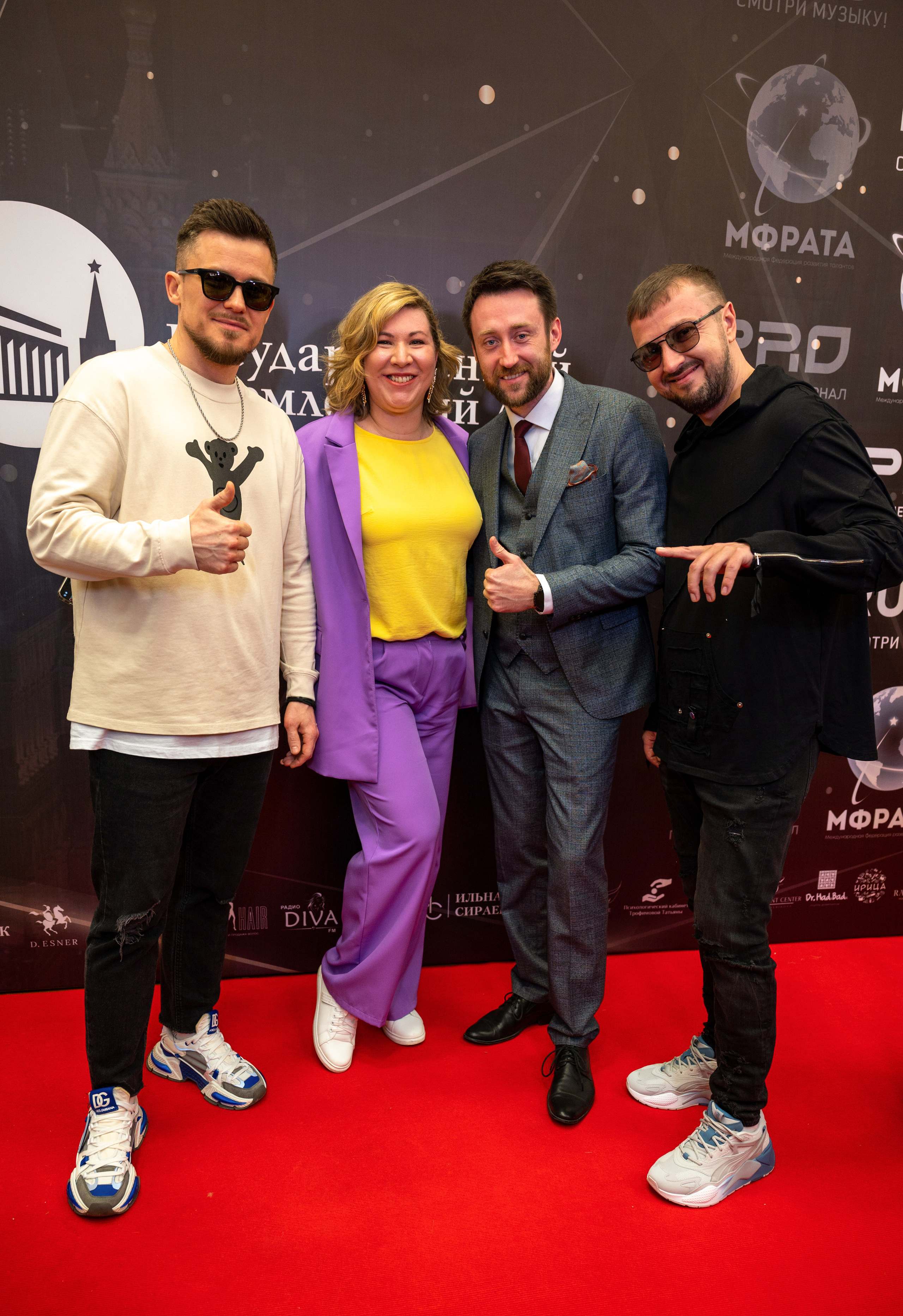 Звезды над Москвой-Кремль. Семейный и контент фотограф в Москве Alira